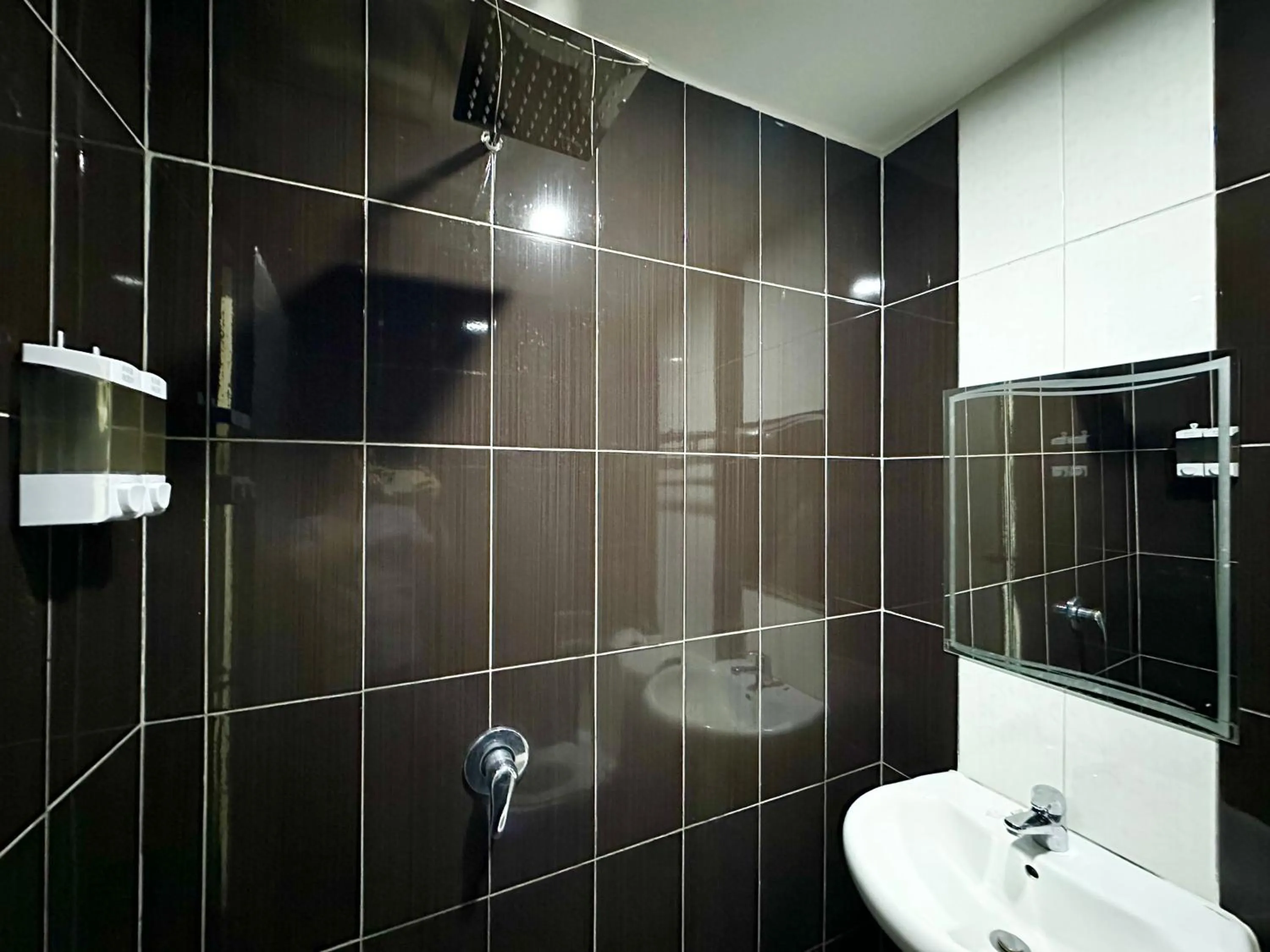 Shower in Park Hotel