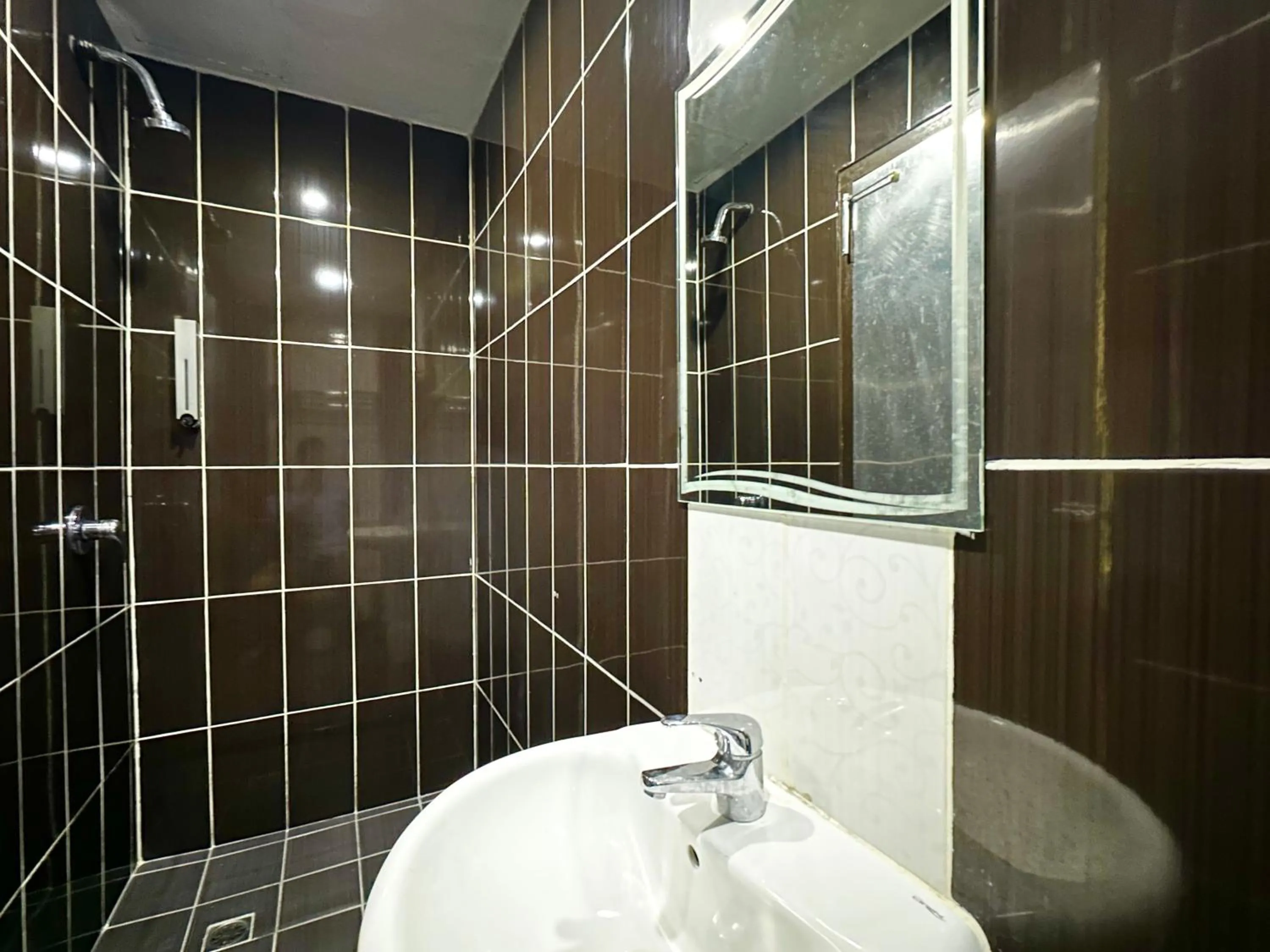 Shower in Park Hotel