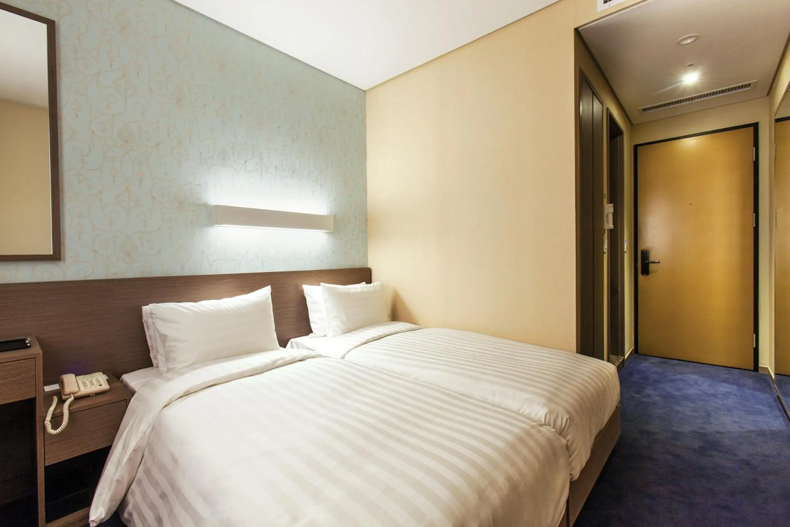 Business Twin Room - No Window in Migliore Hotel Seoul Myeongdong Business Twin Room - No Window in Migliore Hotel Seoul Myeongdong