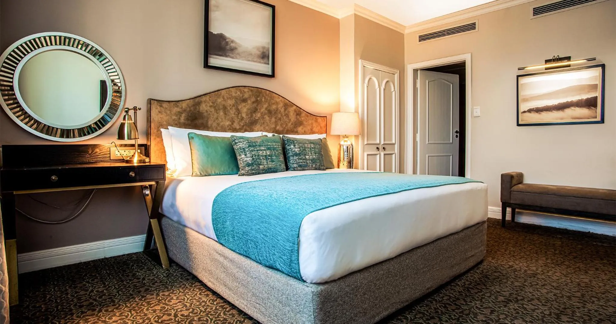 Bedroom, Bed in The Ridge Hotel