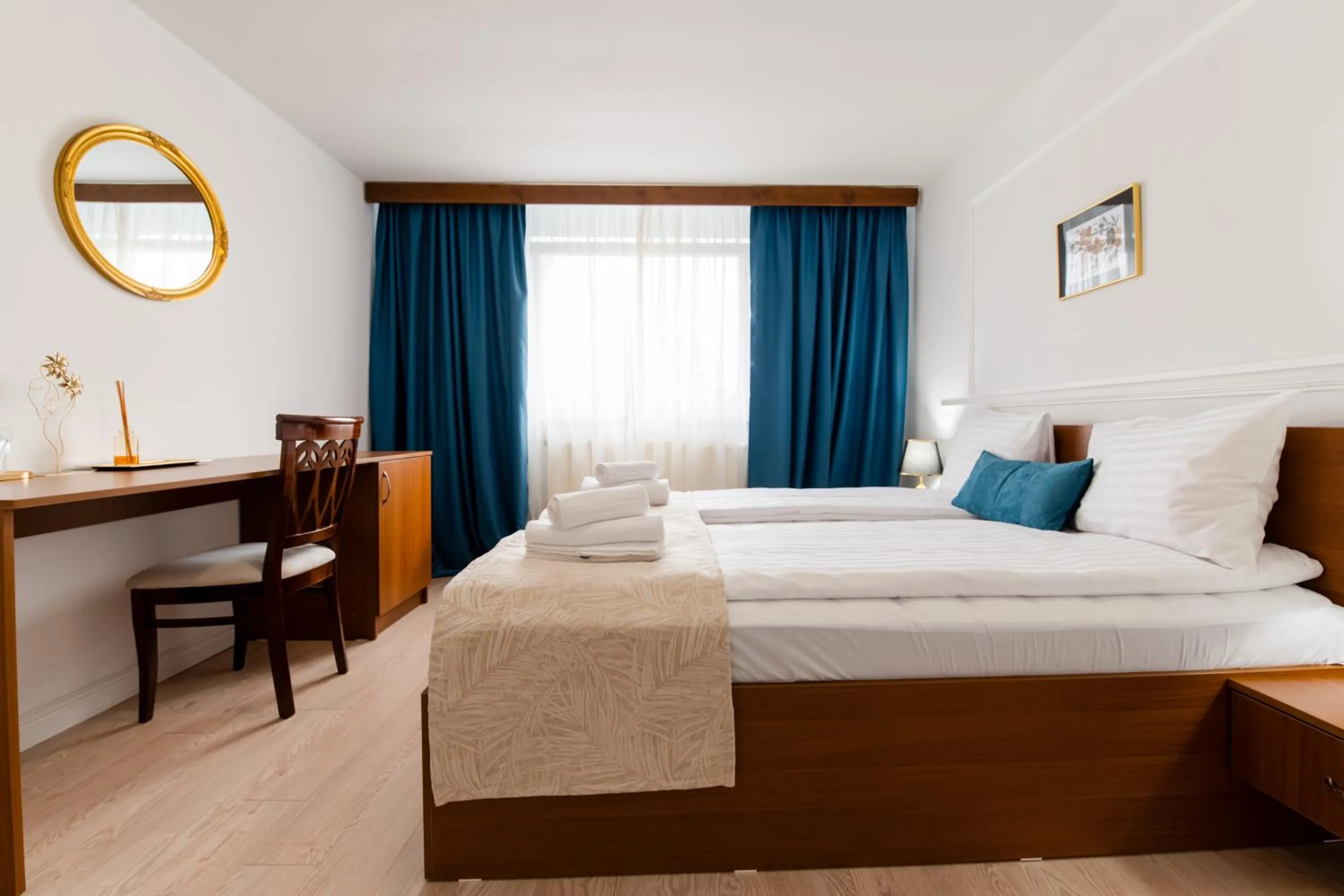 Bed in Hotel Royal Plaza By TimHotels