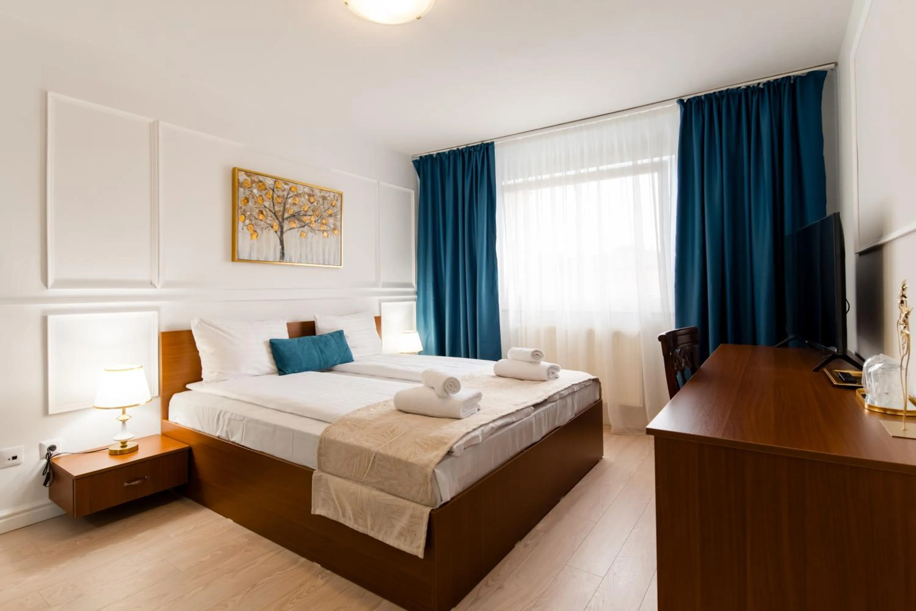 Bed in Hotel Royal Plaza By TimHotels