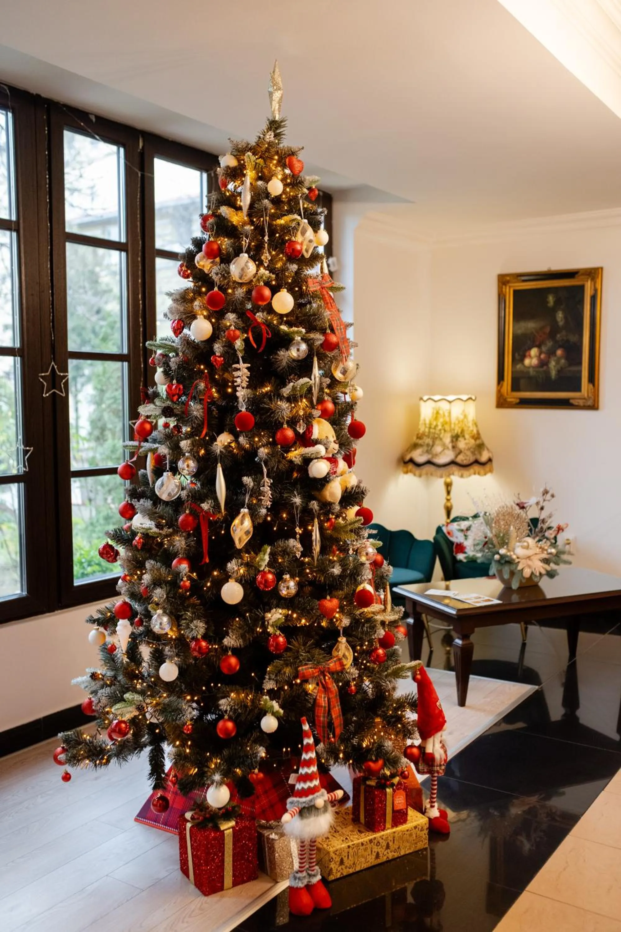 Lobby or reception in Hotel Royal Plaza By TimHotels