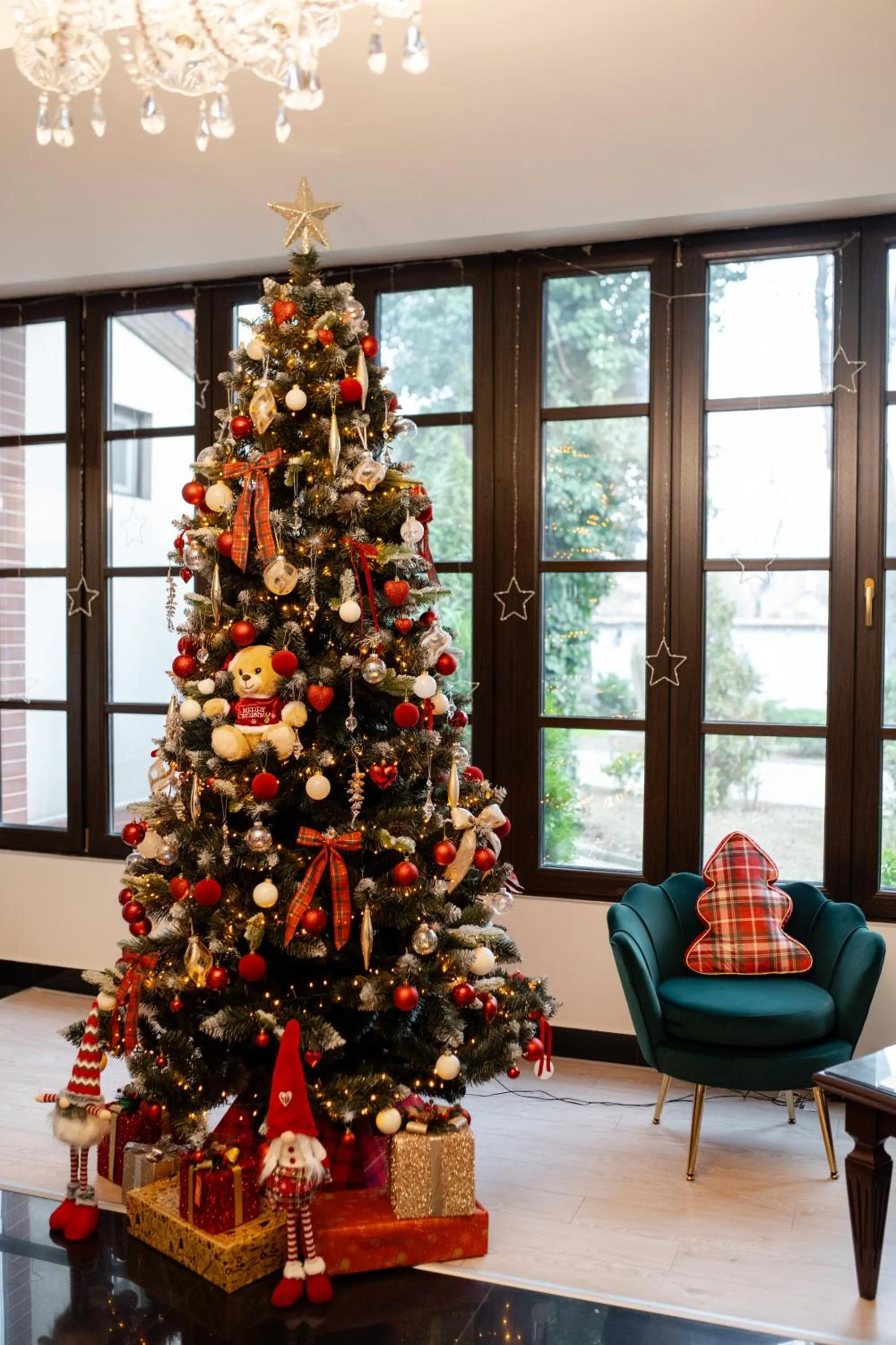 Lobby or reception in Hotel Royal Plaza By TimHotels