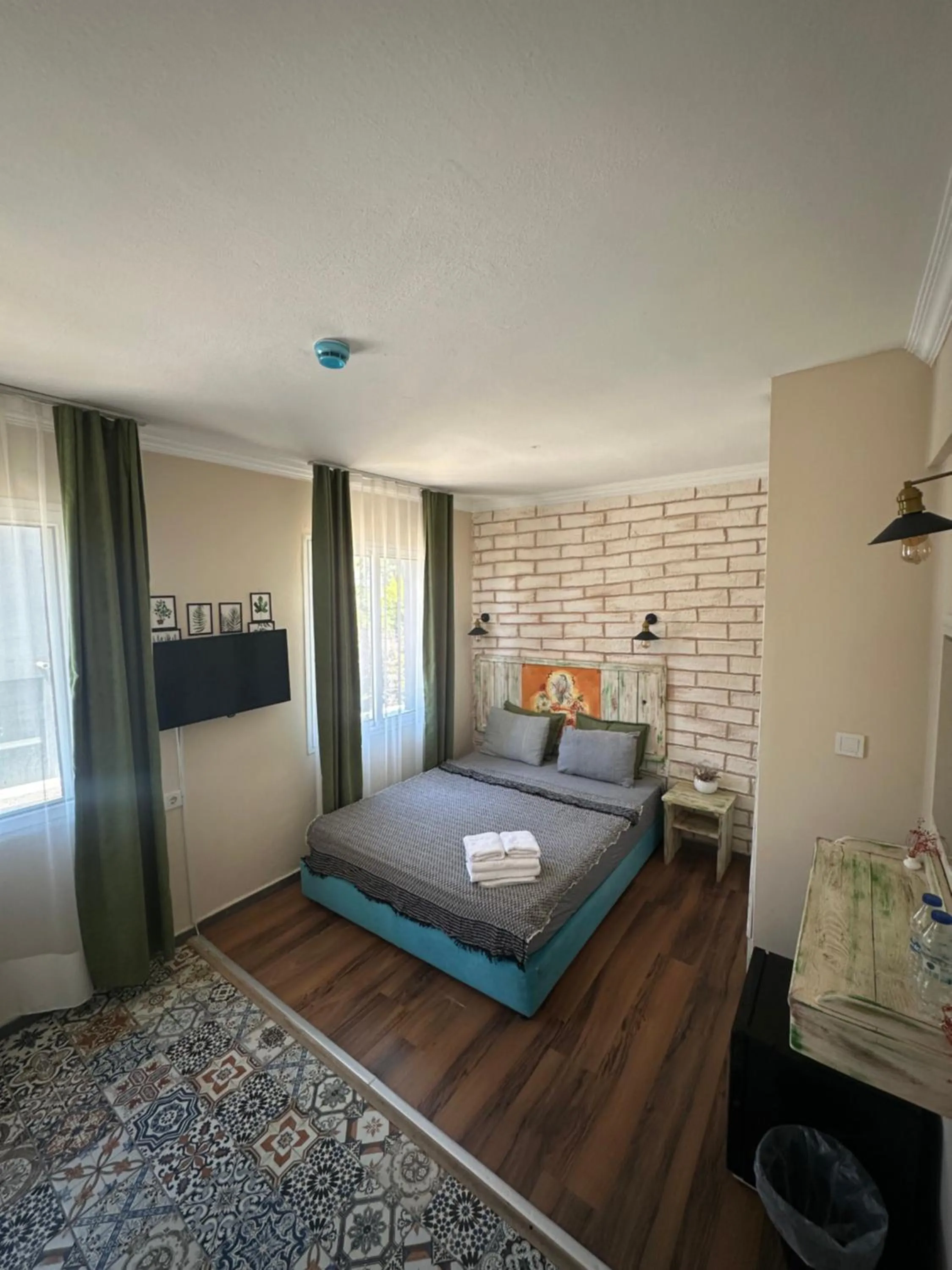 Photo of the whole room in Kekik Alaçatı Otel