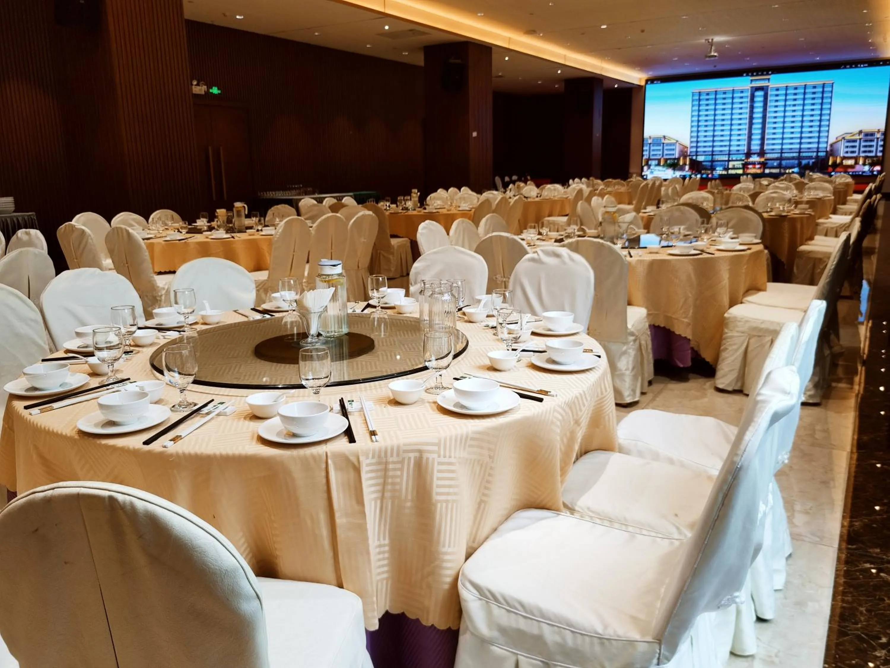 Banquet/Function facilities in Phoenix Hill Hotel Dongguan - Golf Course Shop