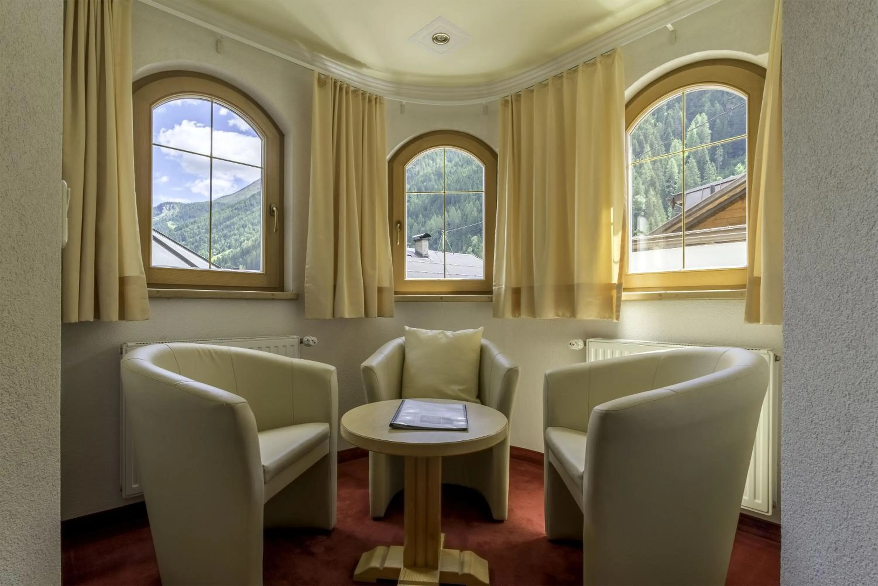 Seating area in Hotel Enzian Paznaun