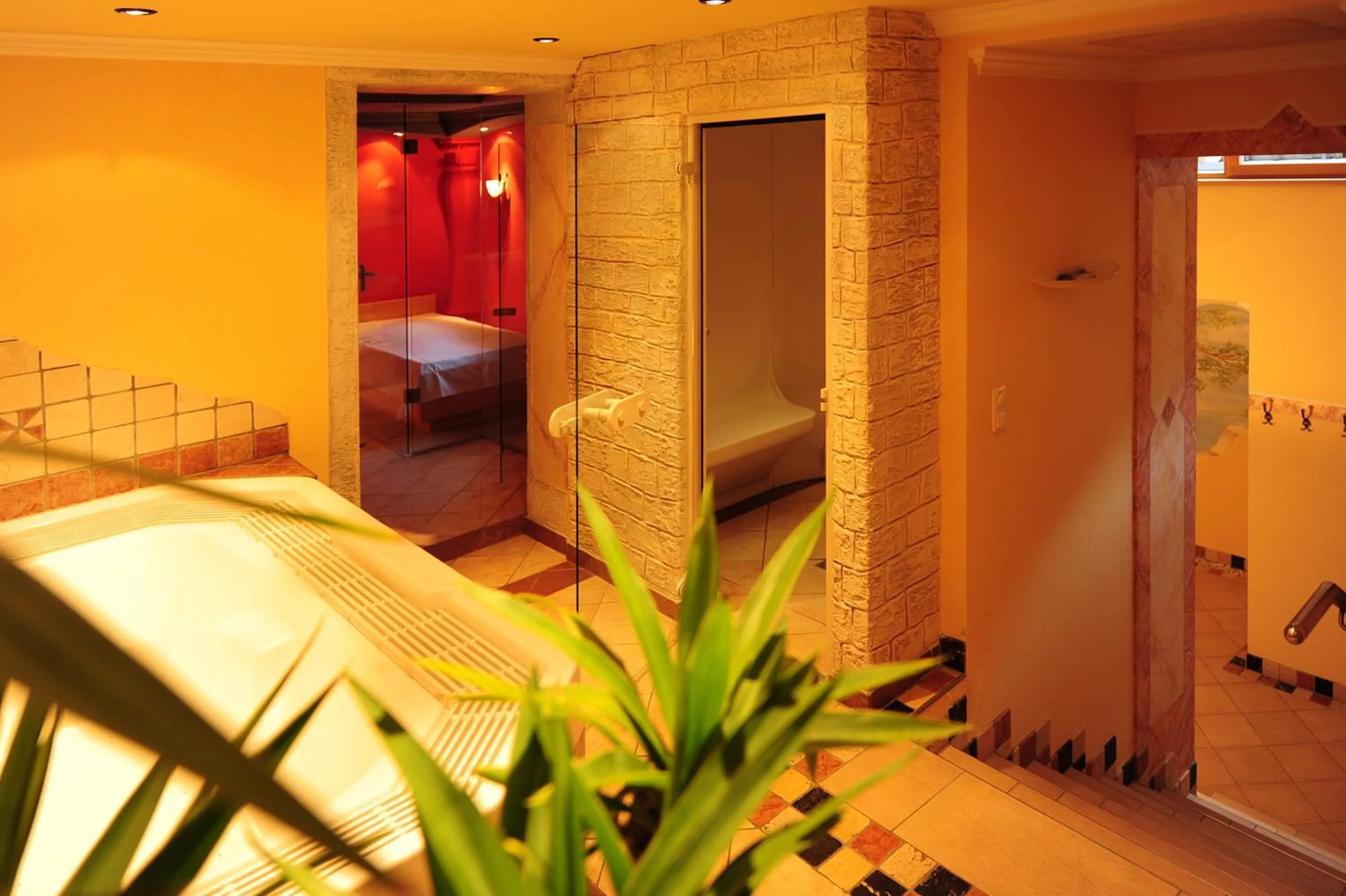 Spa and wellness centre/facilities, Bed in Hotel Enzian Paznaun