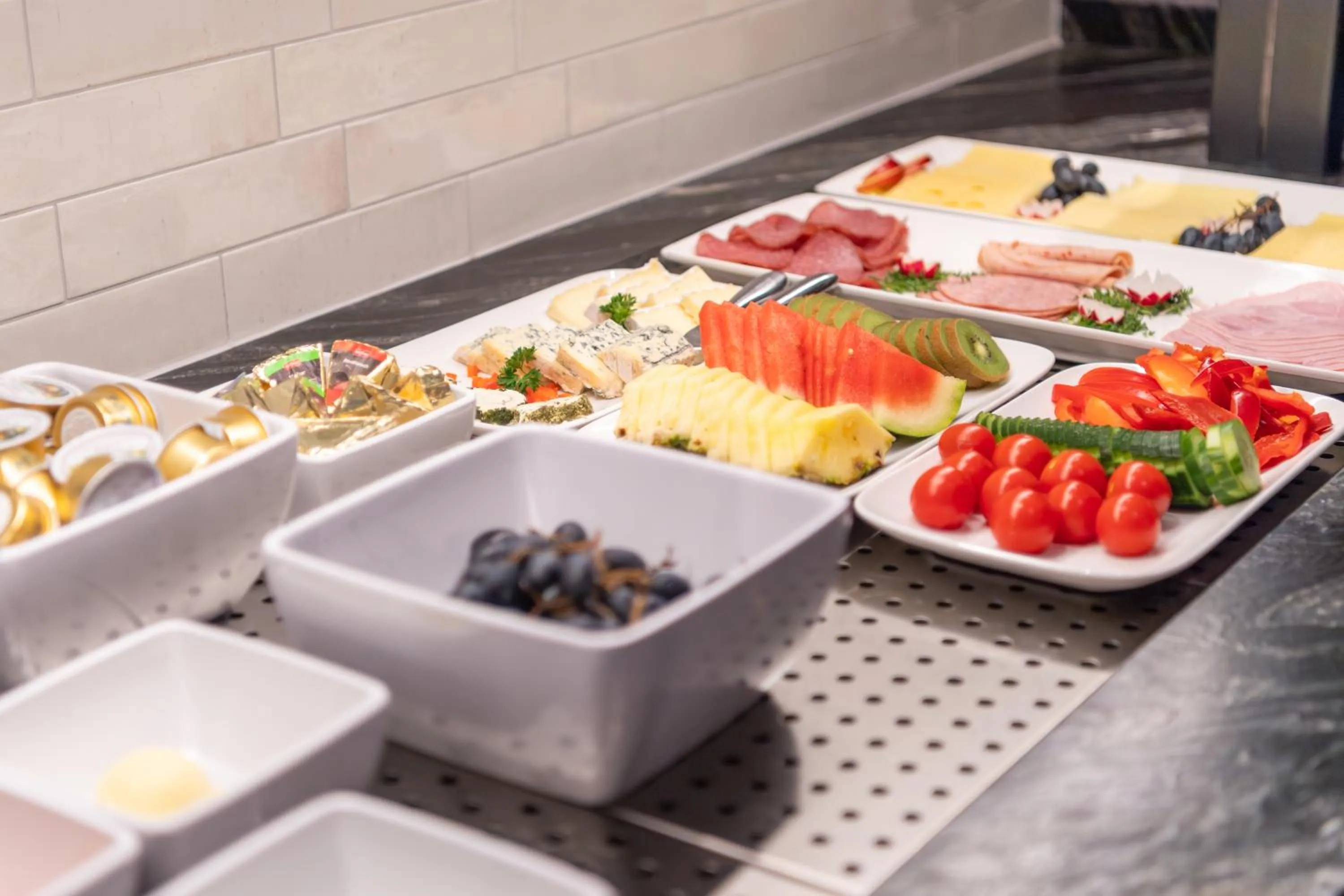 Buffet breakfast in Hotel Enzian Paznaun