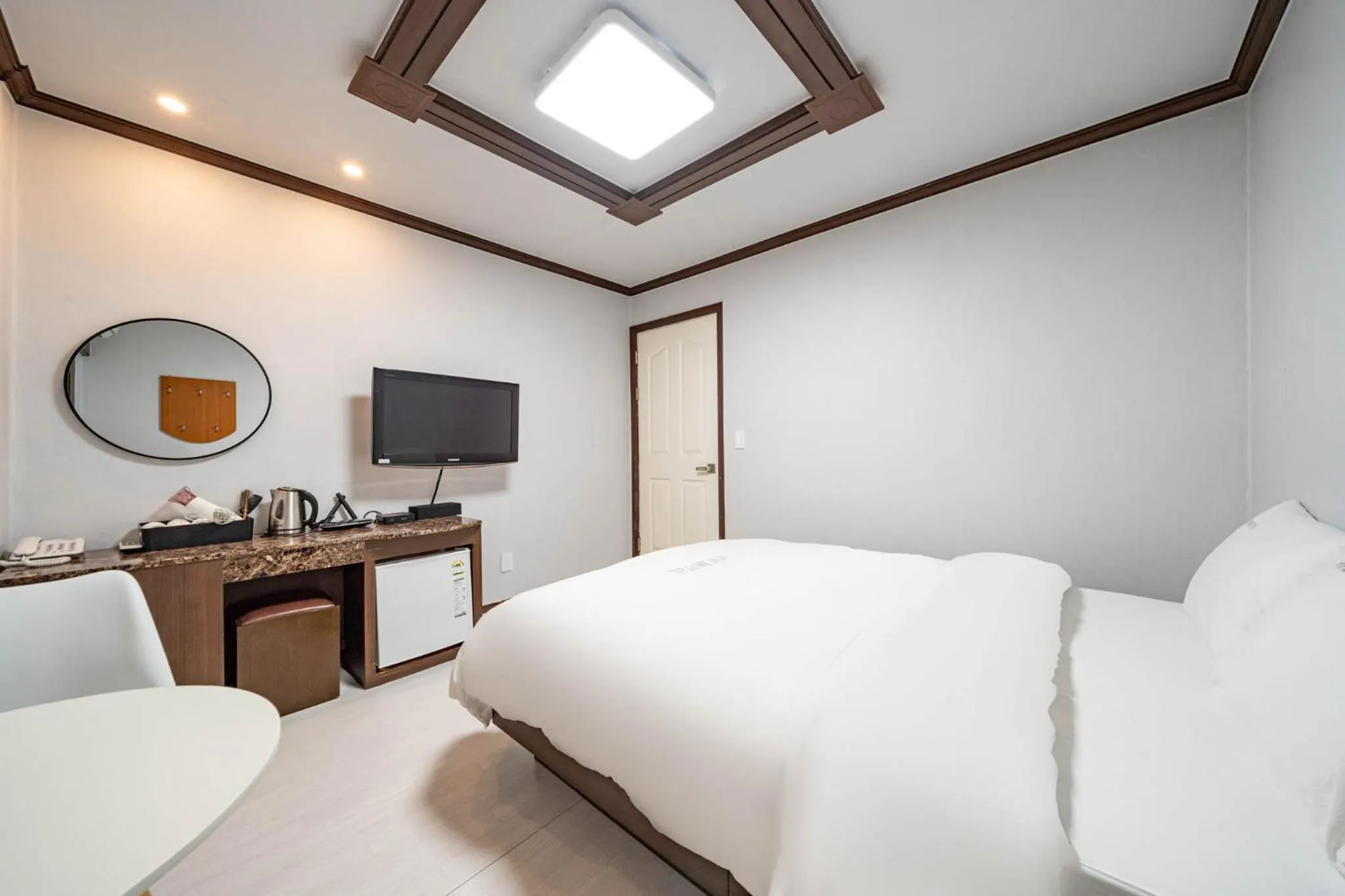 TV and multimedia, Bed in Vovo Hotel