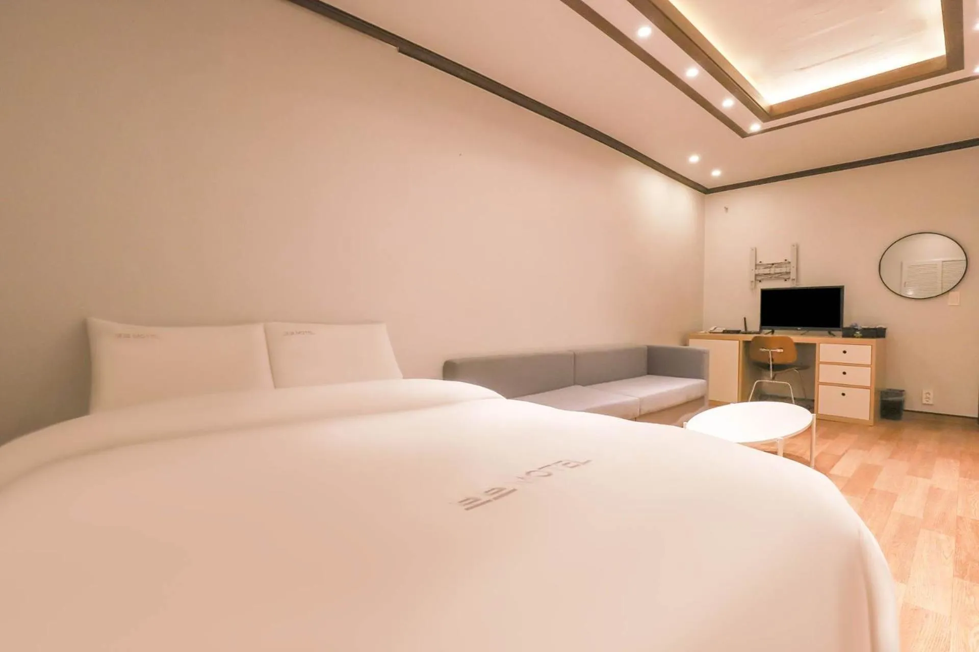 Photo of the whole room, Bed in Vovo Hotel