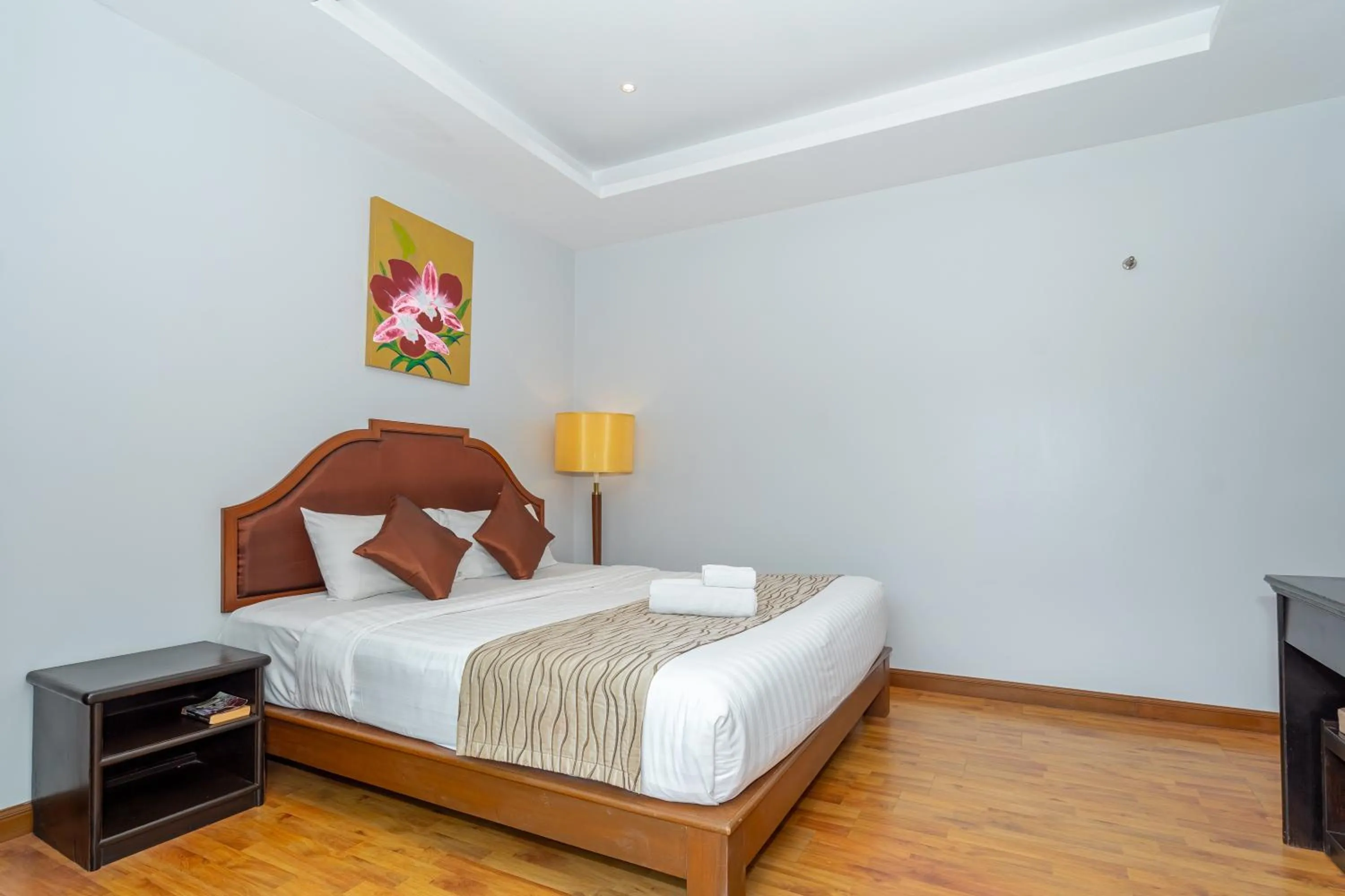 Photo of the whole room, Bed in Hillside Seaview Residence