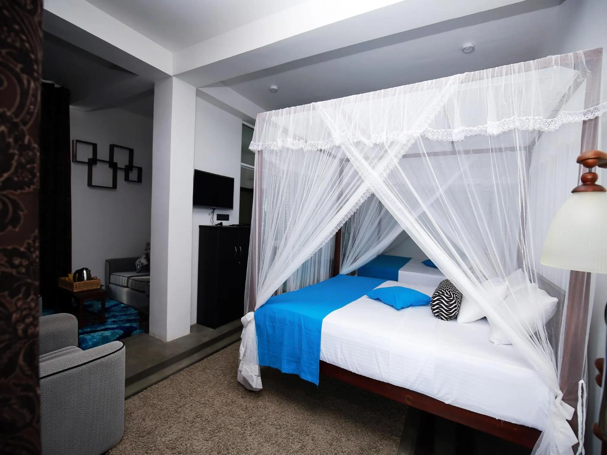 Bedroom, Bed in Crystal Oceanic