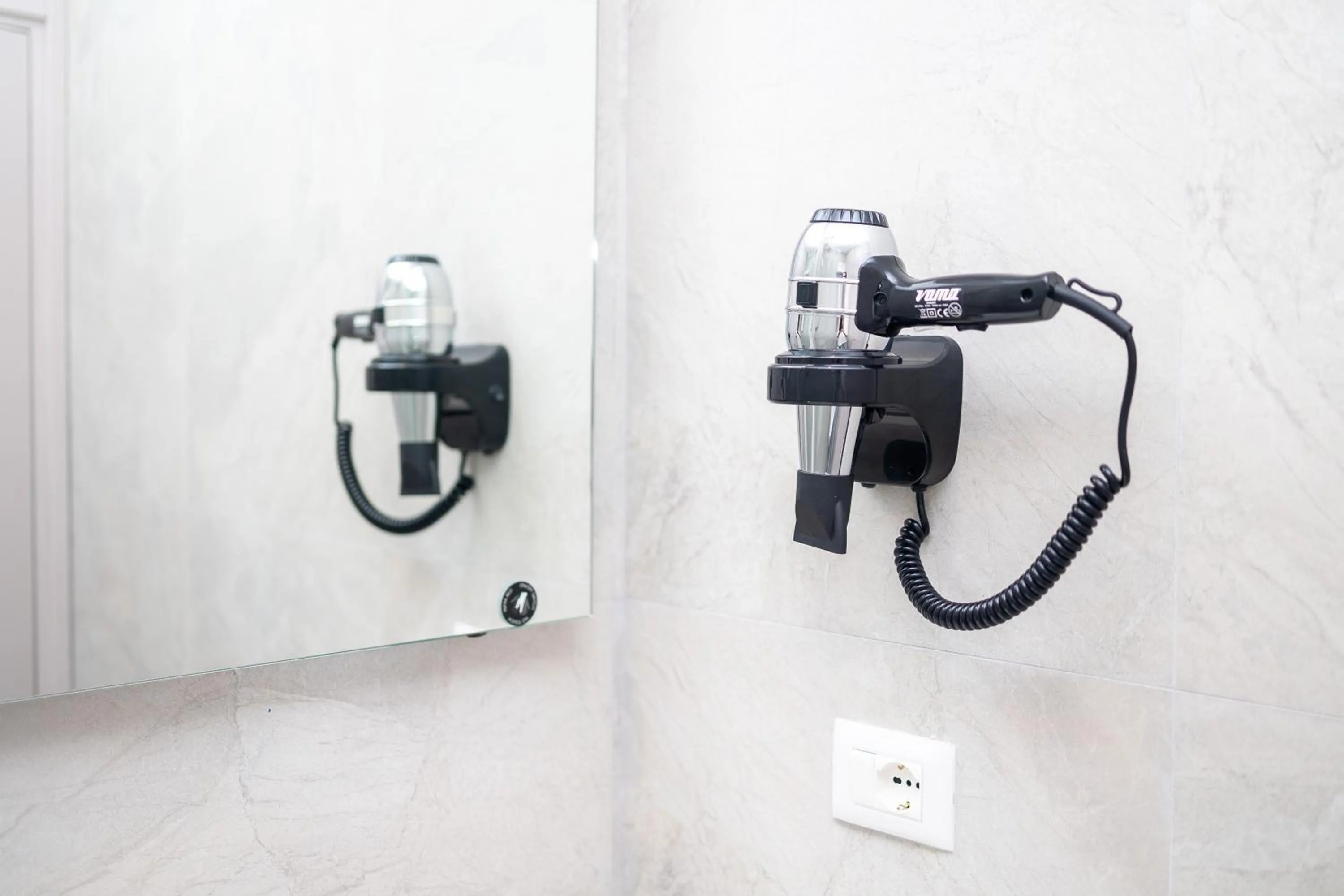 hair dryier in Hotel Vila 101-New Bazaar