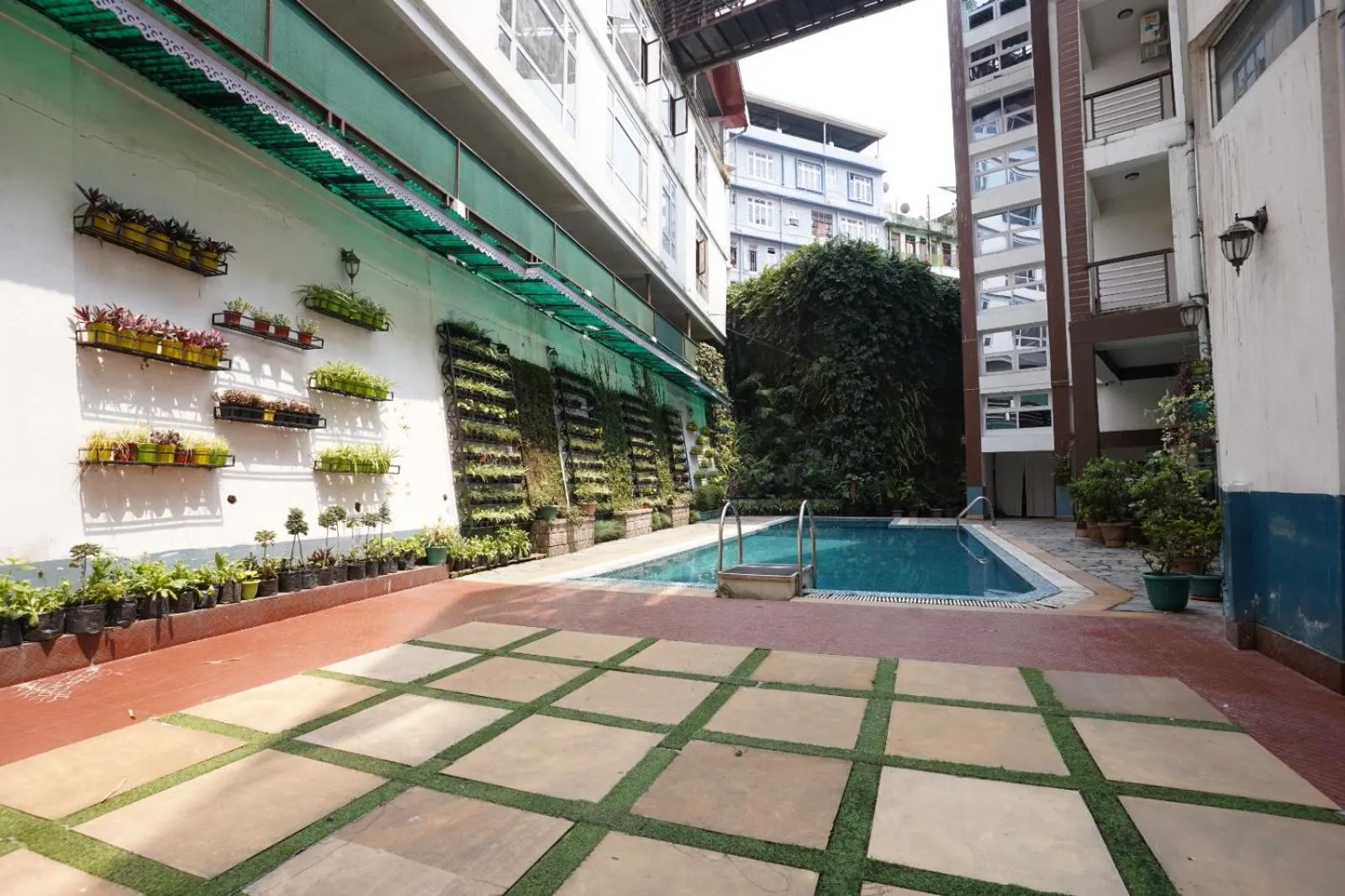 Swimming pool in Terrace Valley Hotel