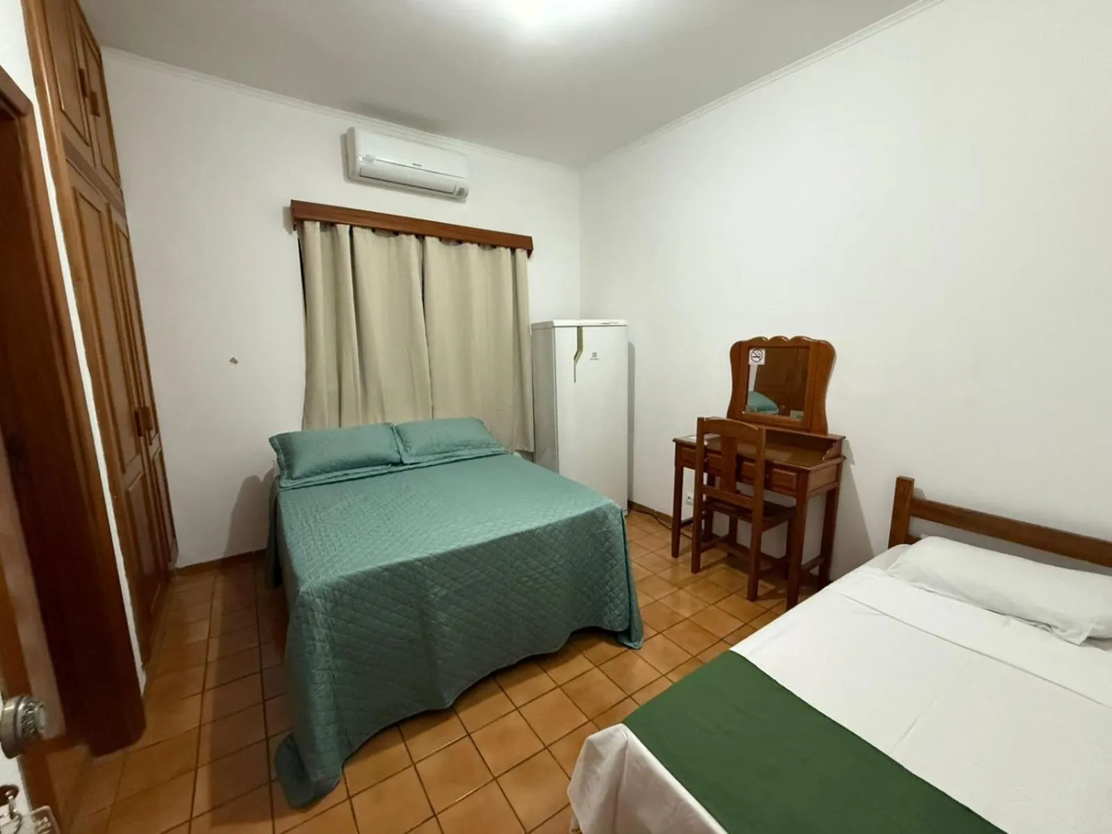 Photo of the whole room, Bed in Hotel Santa Catarina