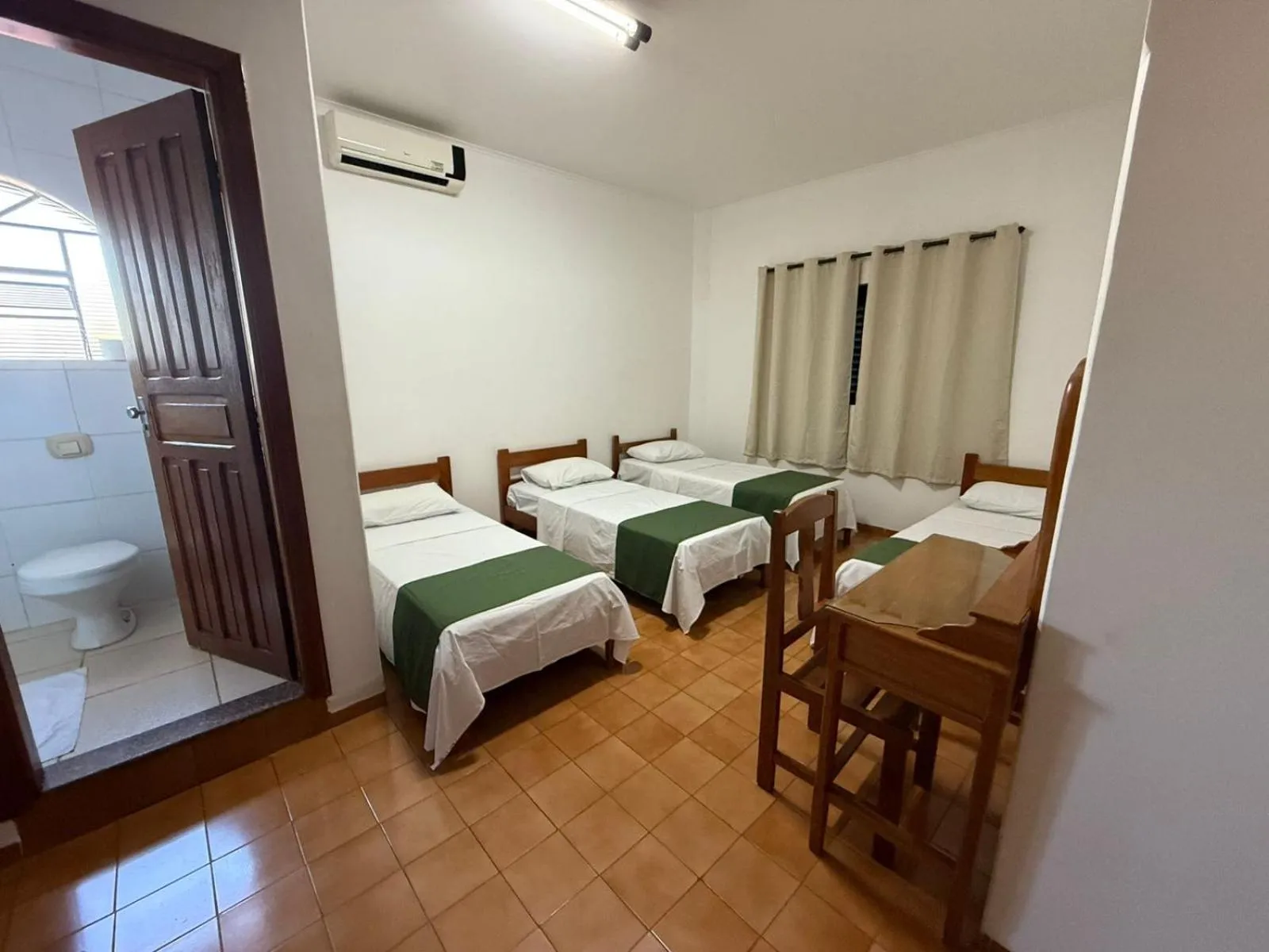 Photo of the whole room, Bed in Hotel Santa Catarina