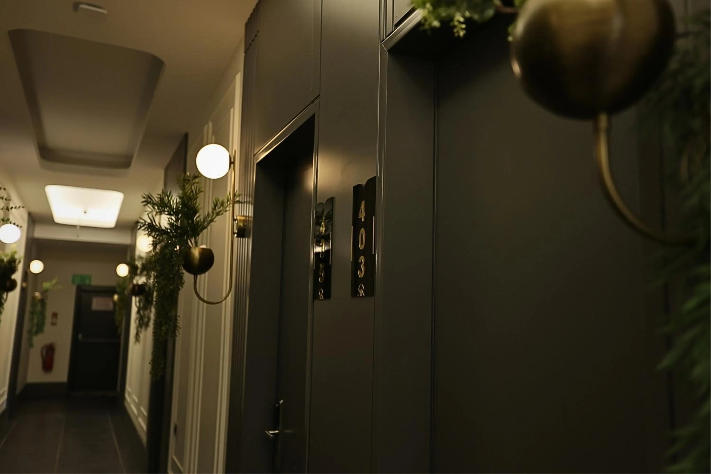 Decorative detail in Ren Business Hotel