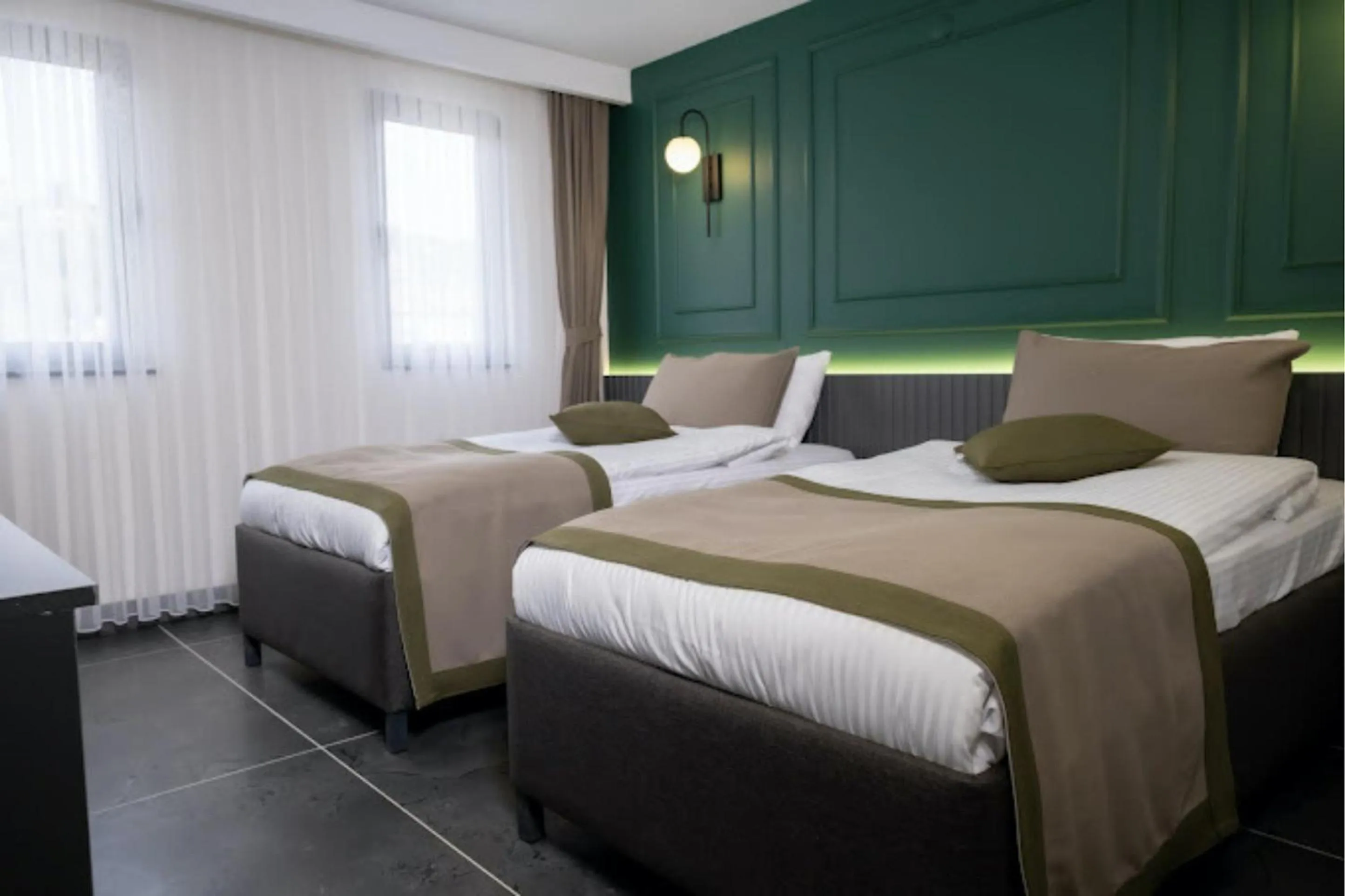 Bed in Ren Business Hotel