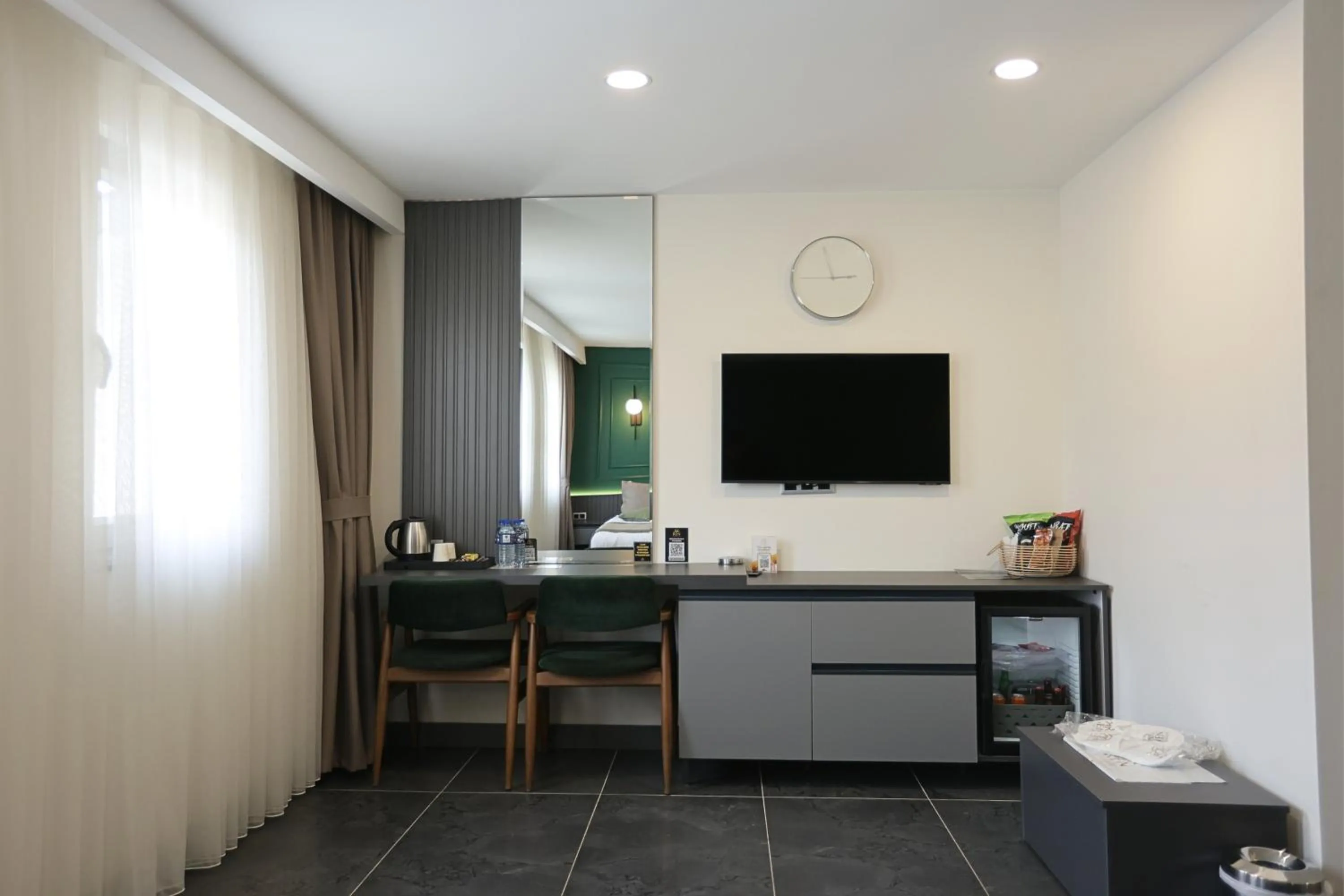 TV and multimedia in Ren Business Hotel