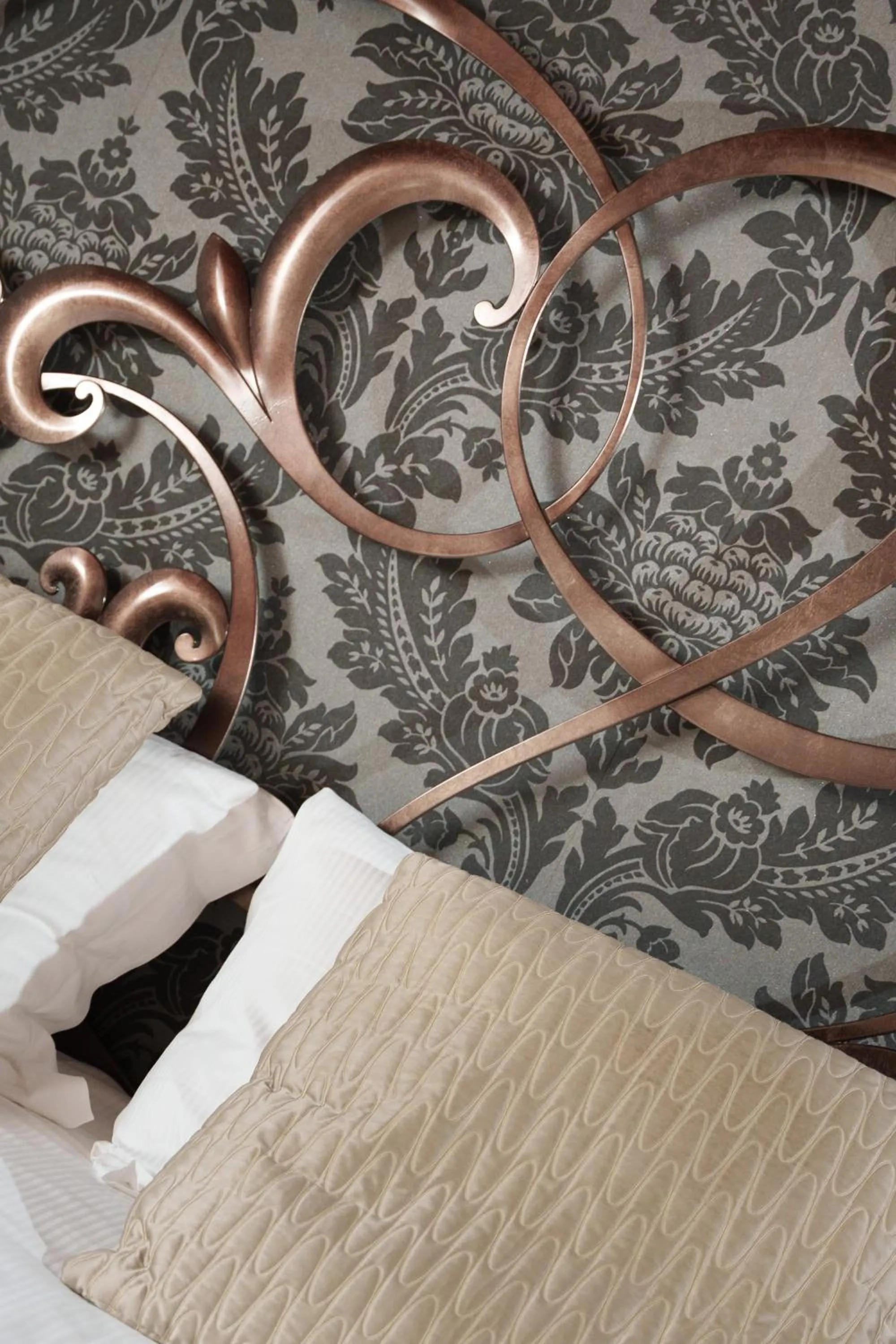 Bed in The Place 217