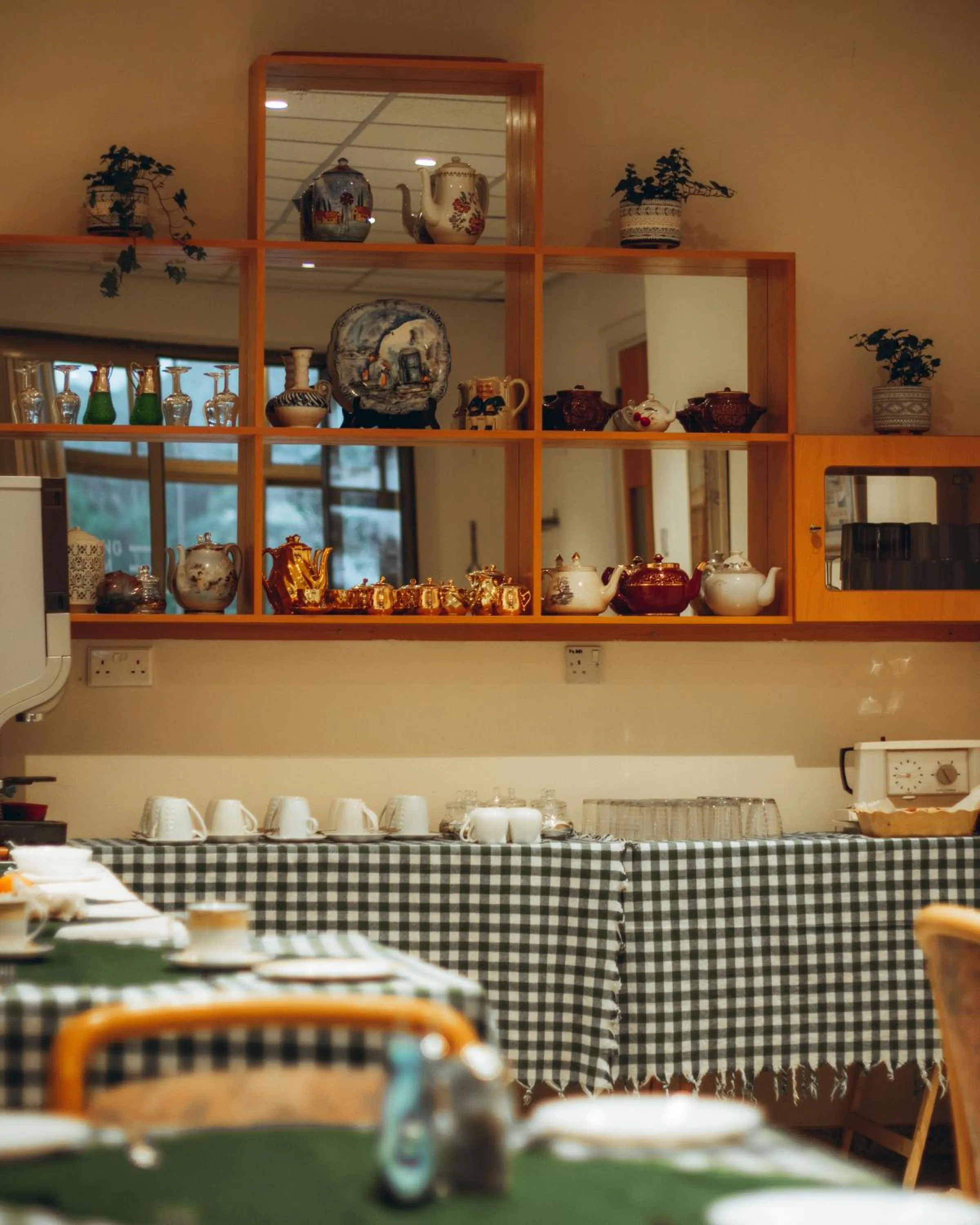 Restaurant/places to eat in Kallithea INN