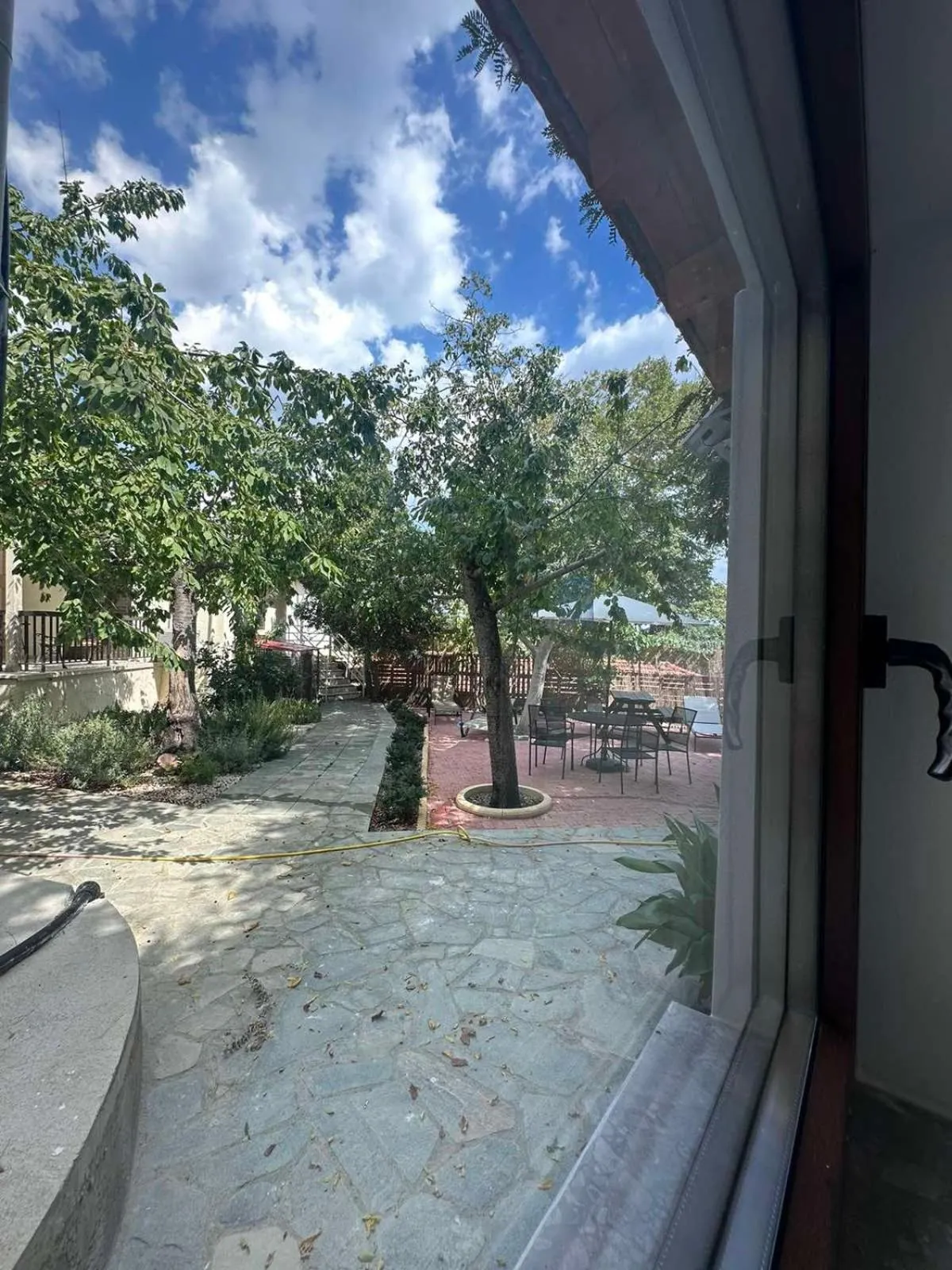 Garden in Kallithea INN