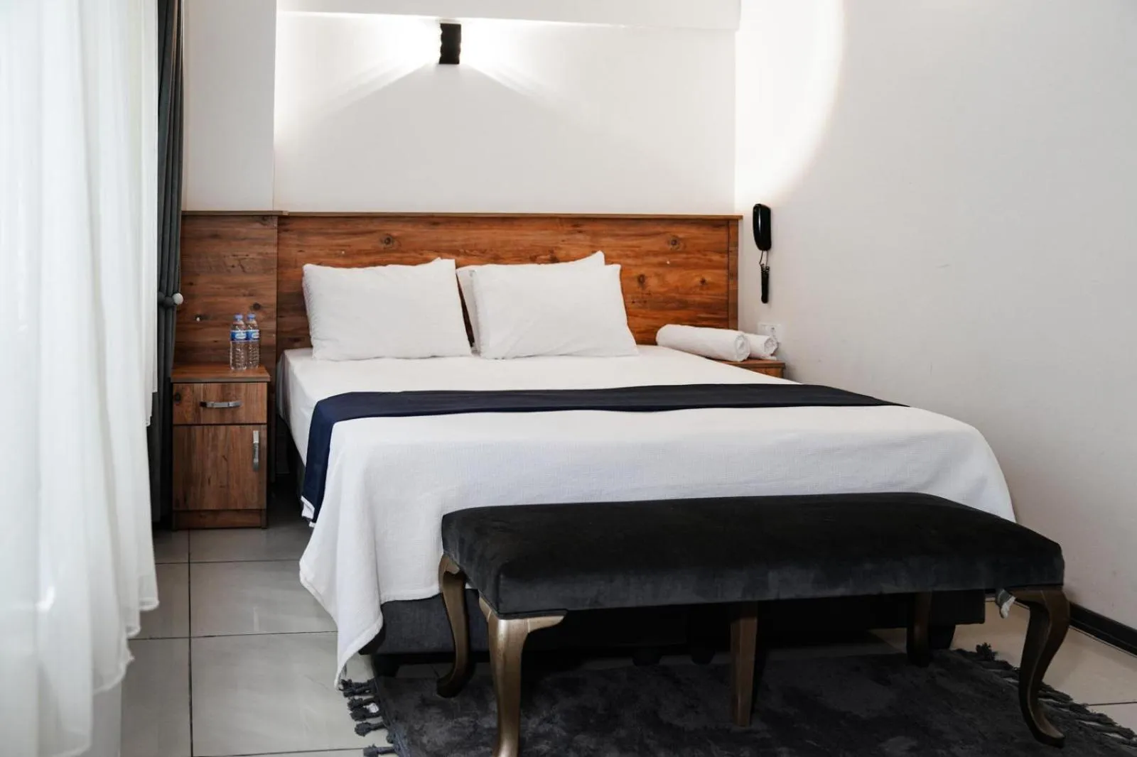 Seating area, Bed in The balo pera hotel