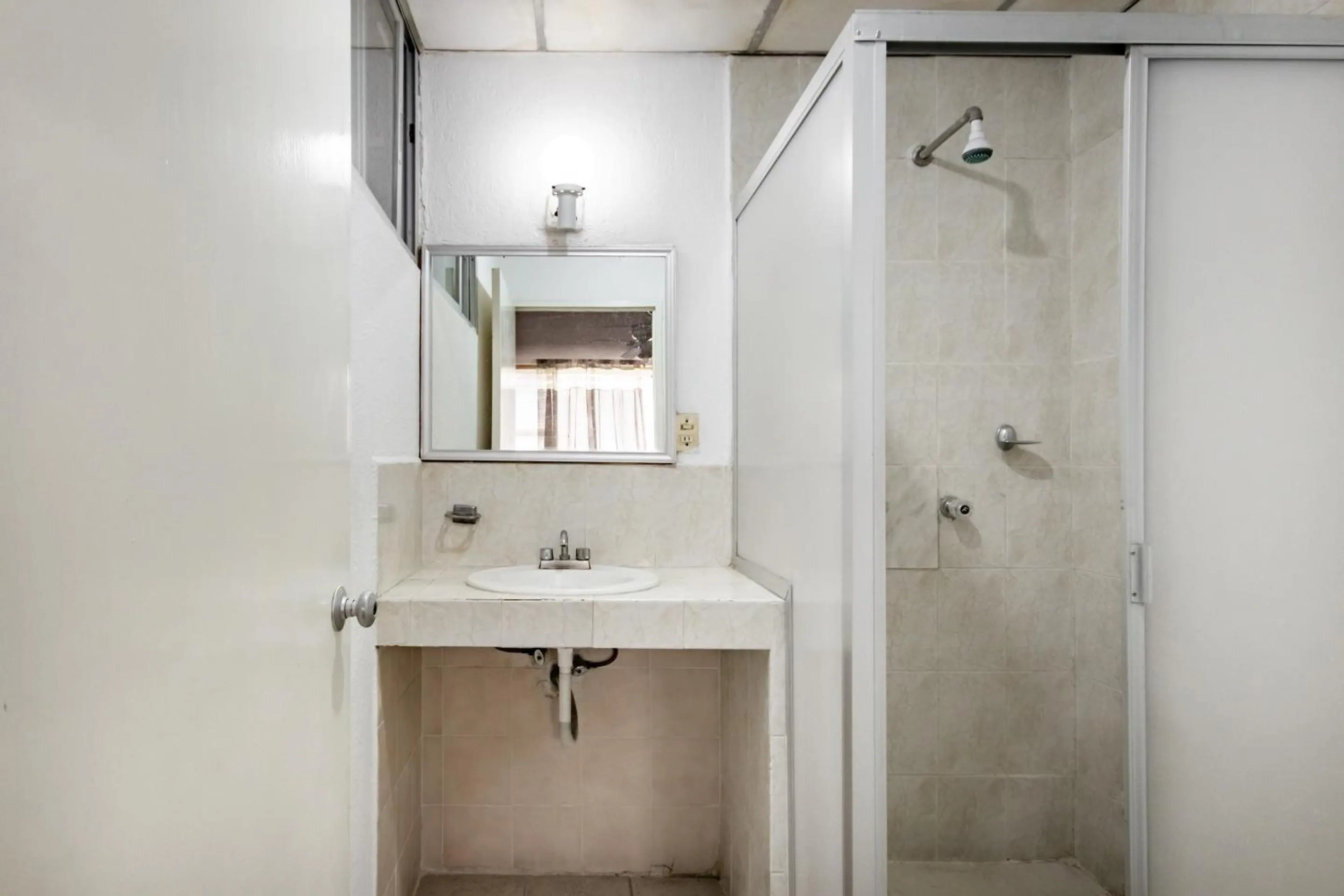 Bathroom in OYO Hotel Halley