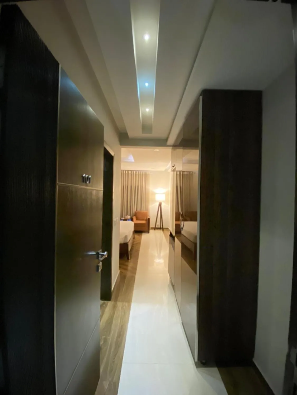 Photo of the whole room, Bed in Lahore Continental Hotel