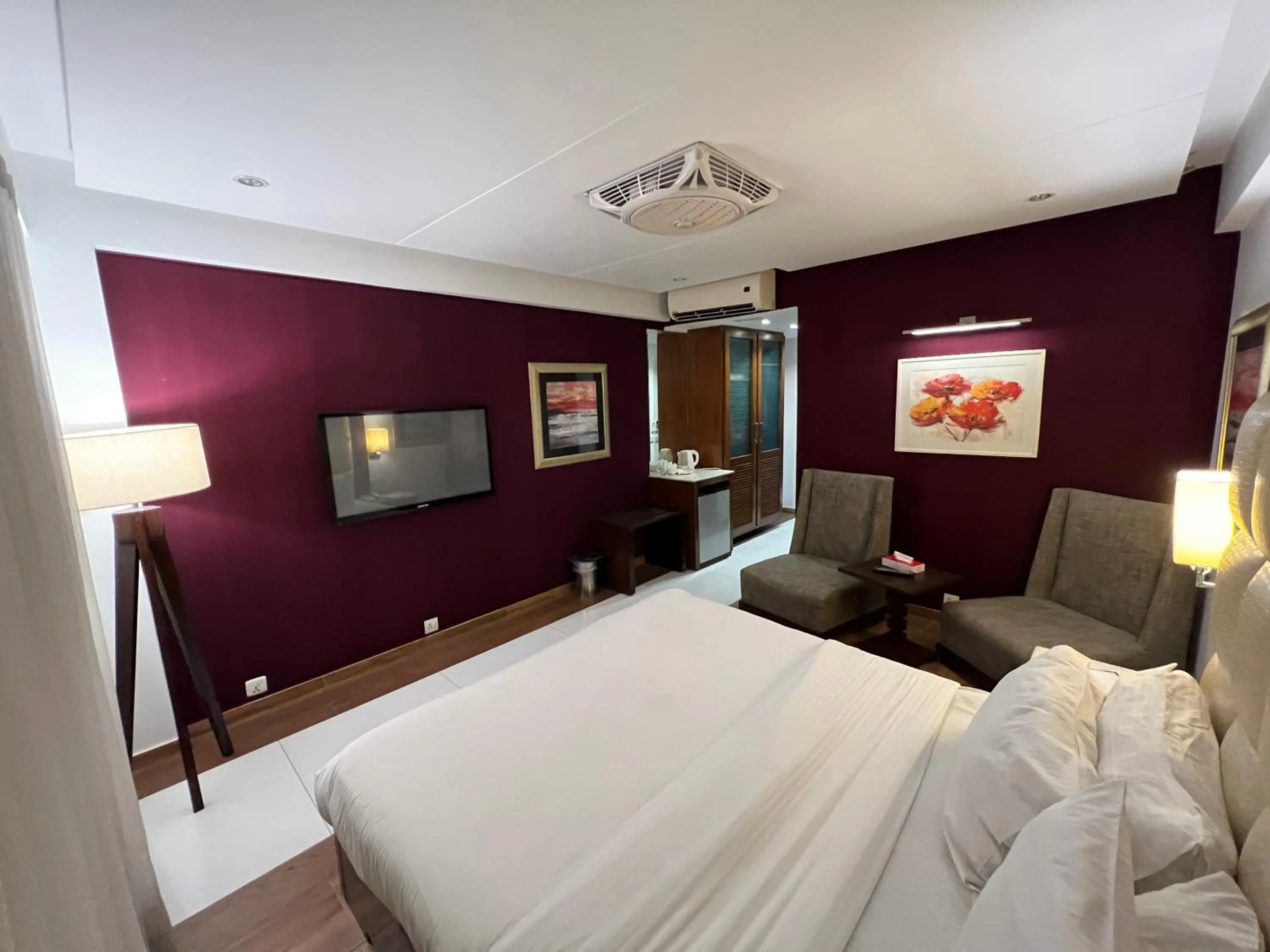 Bed in Lahore Continental Hotel