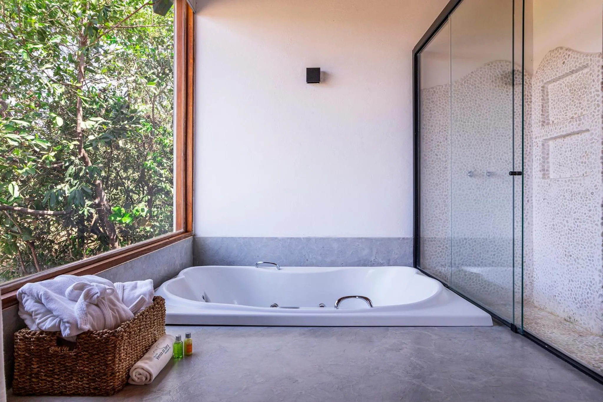 Hot Tub in Pousada Vereda da Serra