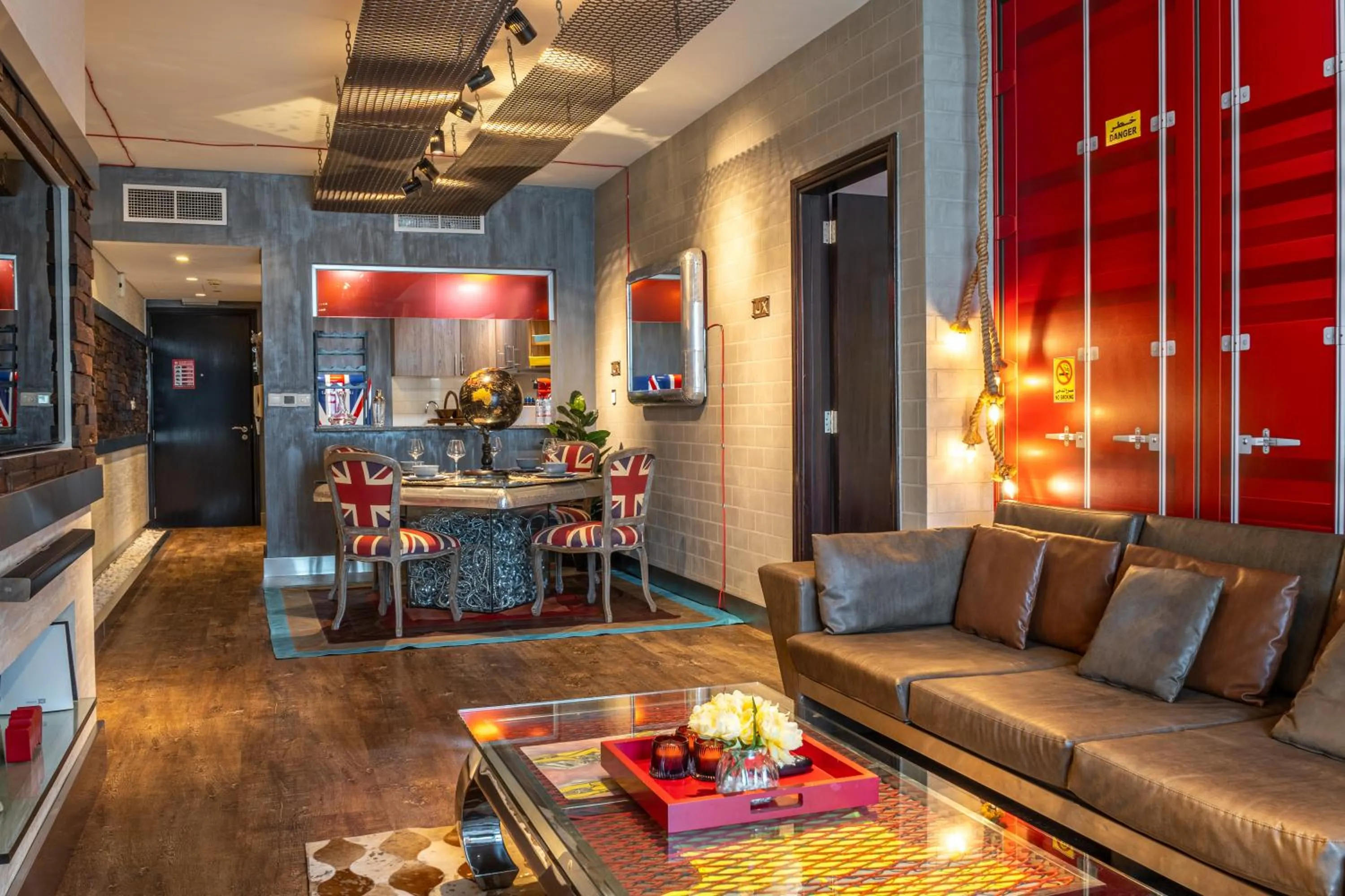 Dining area in Paradise of the Mind by Lagom