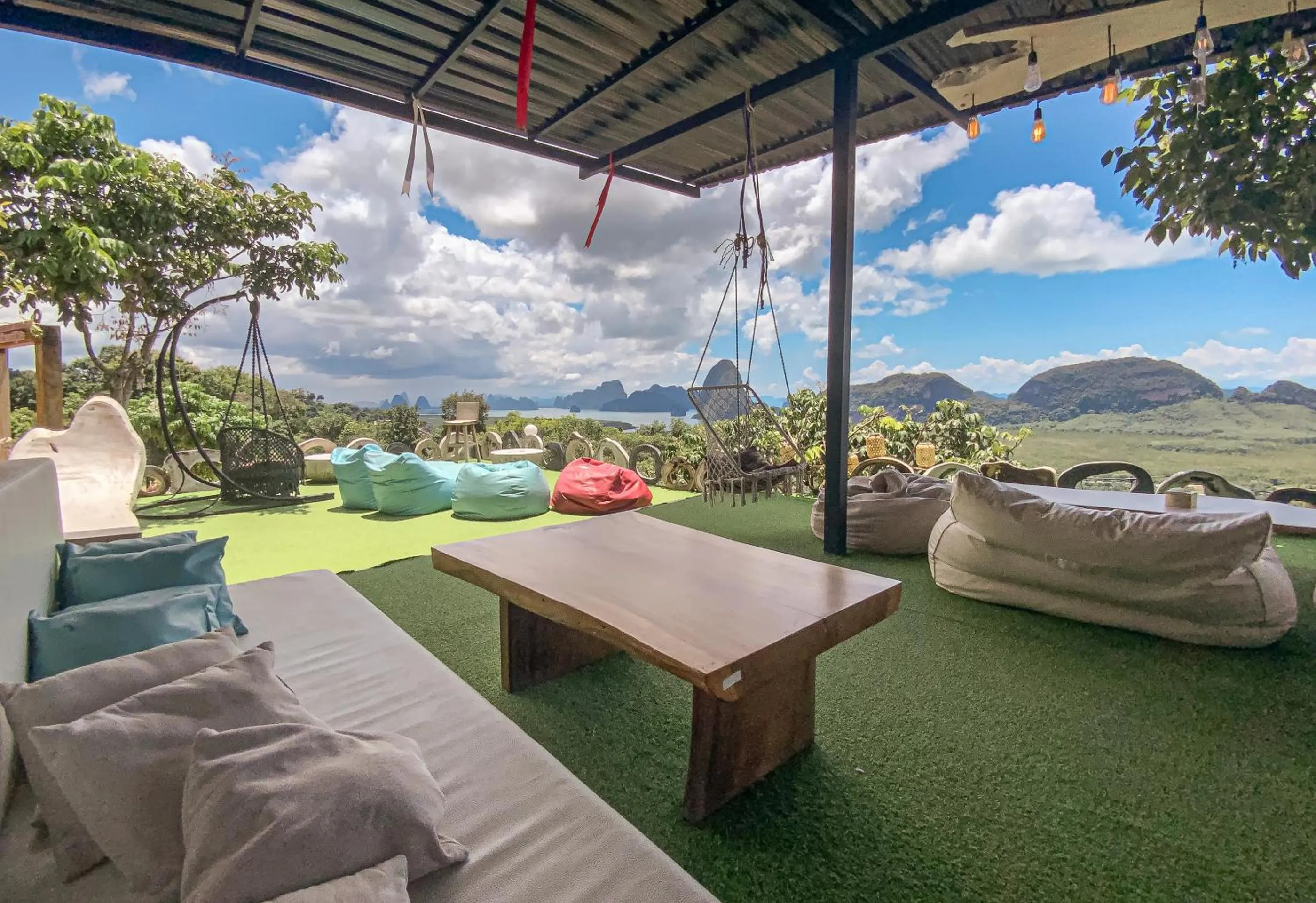 Seating area in Samet Nangshe Goodview