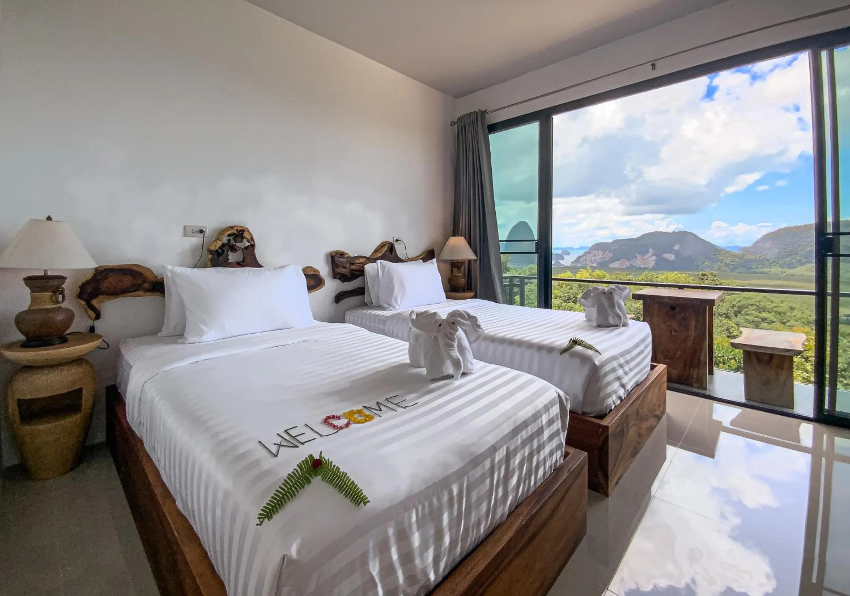 Bedroom, Bed in Samet Nangshe Goodview