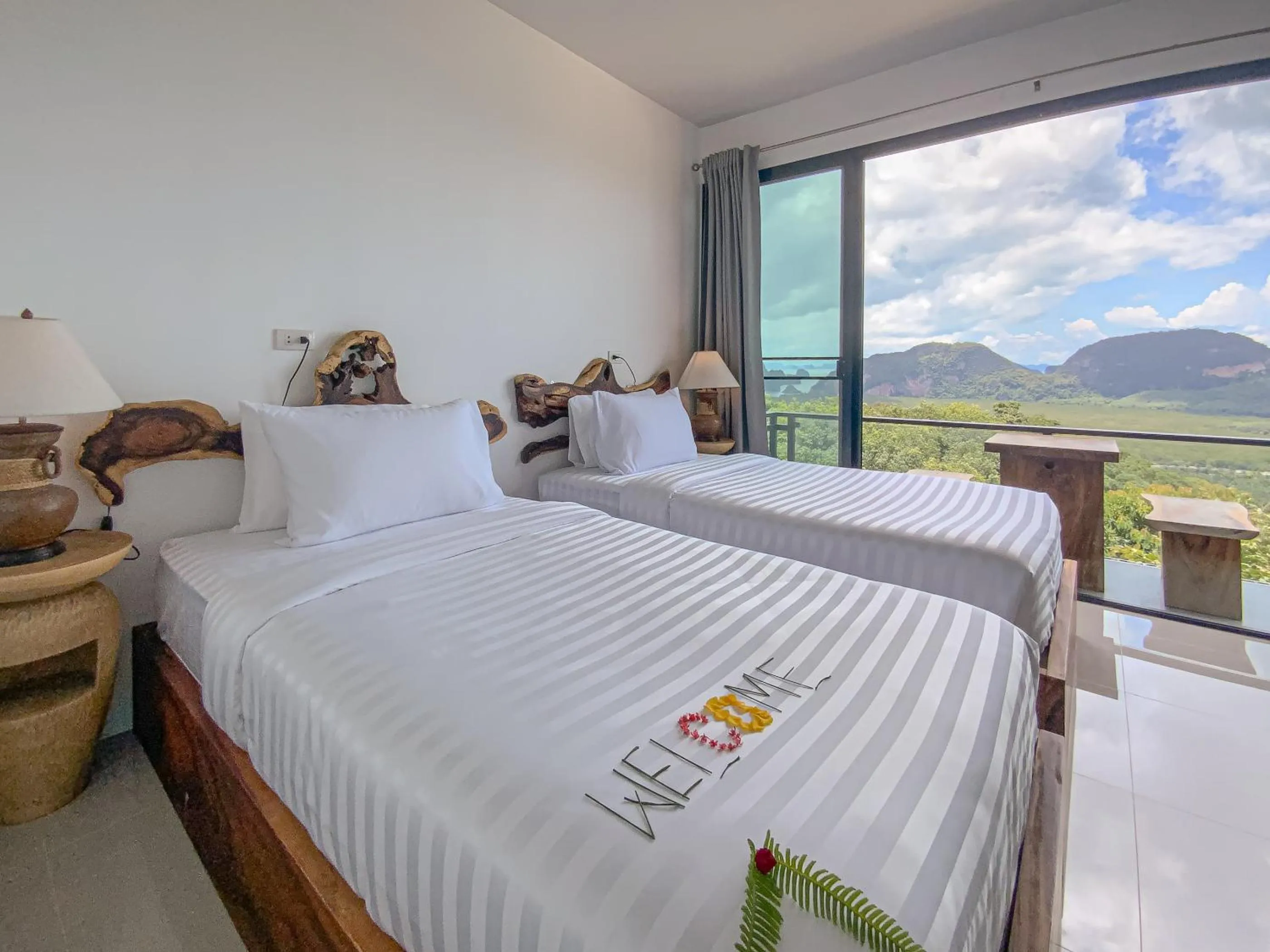 Bedroom, Bed in Samet Nangshe Goodview