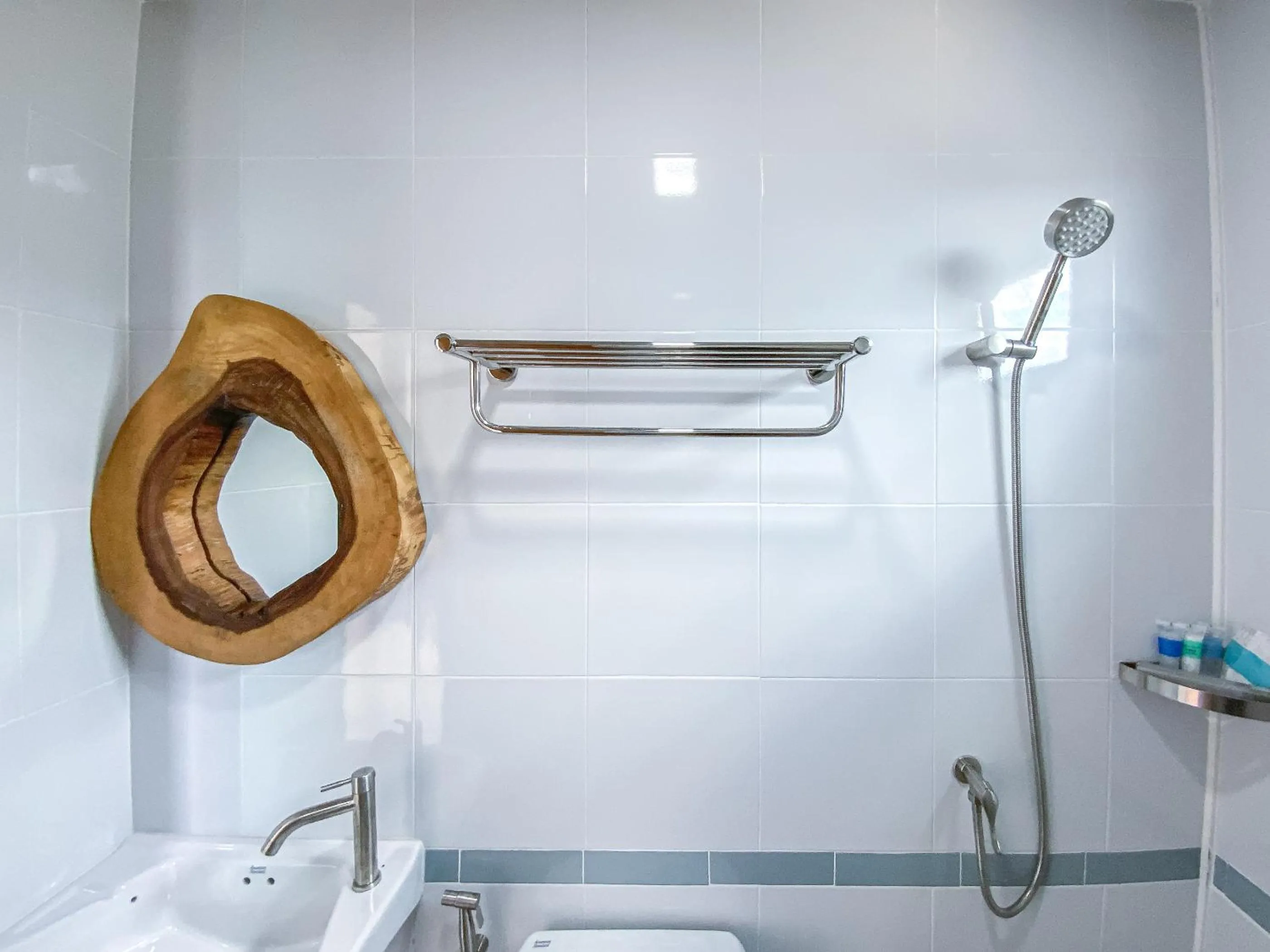 Shower in Samet Nangshe Goodview