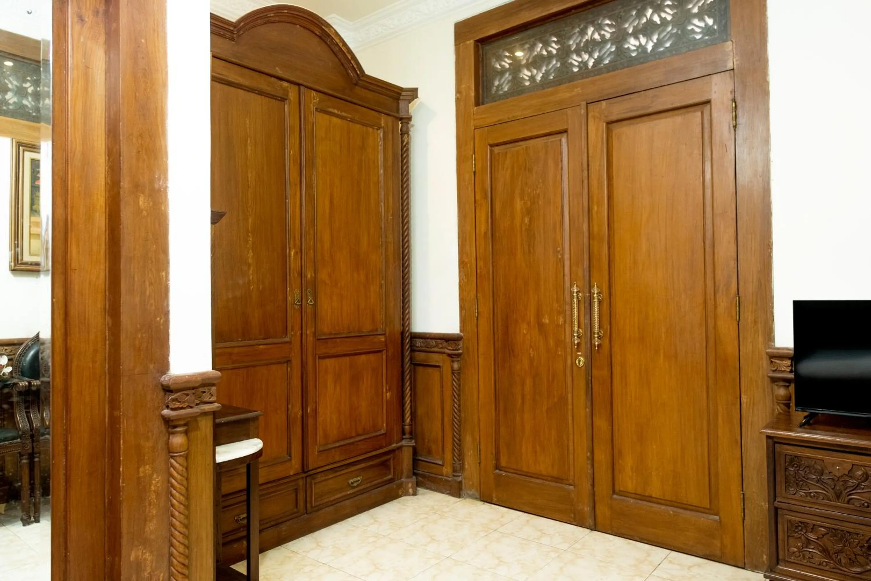wardrobe in Rumah Pesik Art & Heritage Hotel