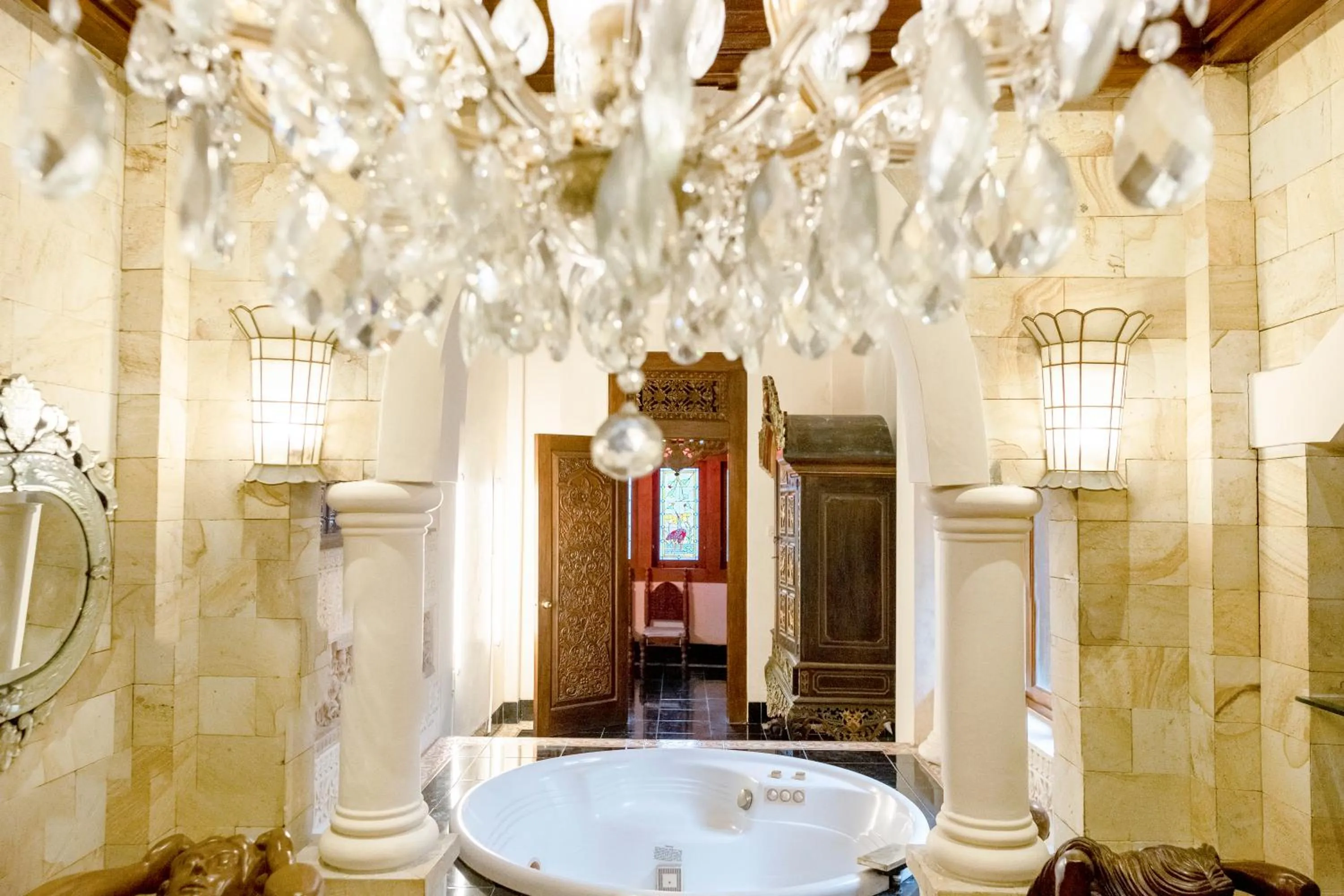 Bath in Rumah Pesik Art & Heritage Hotel