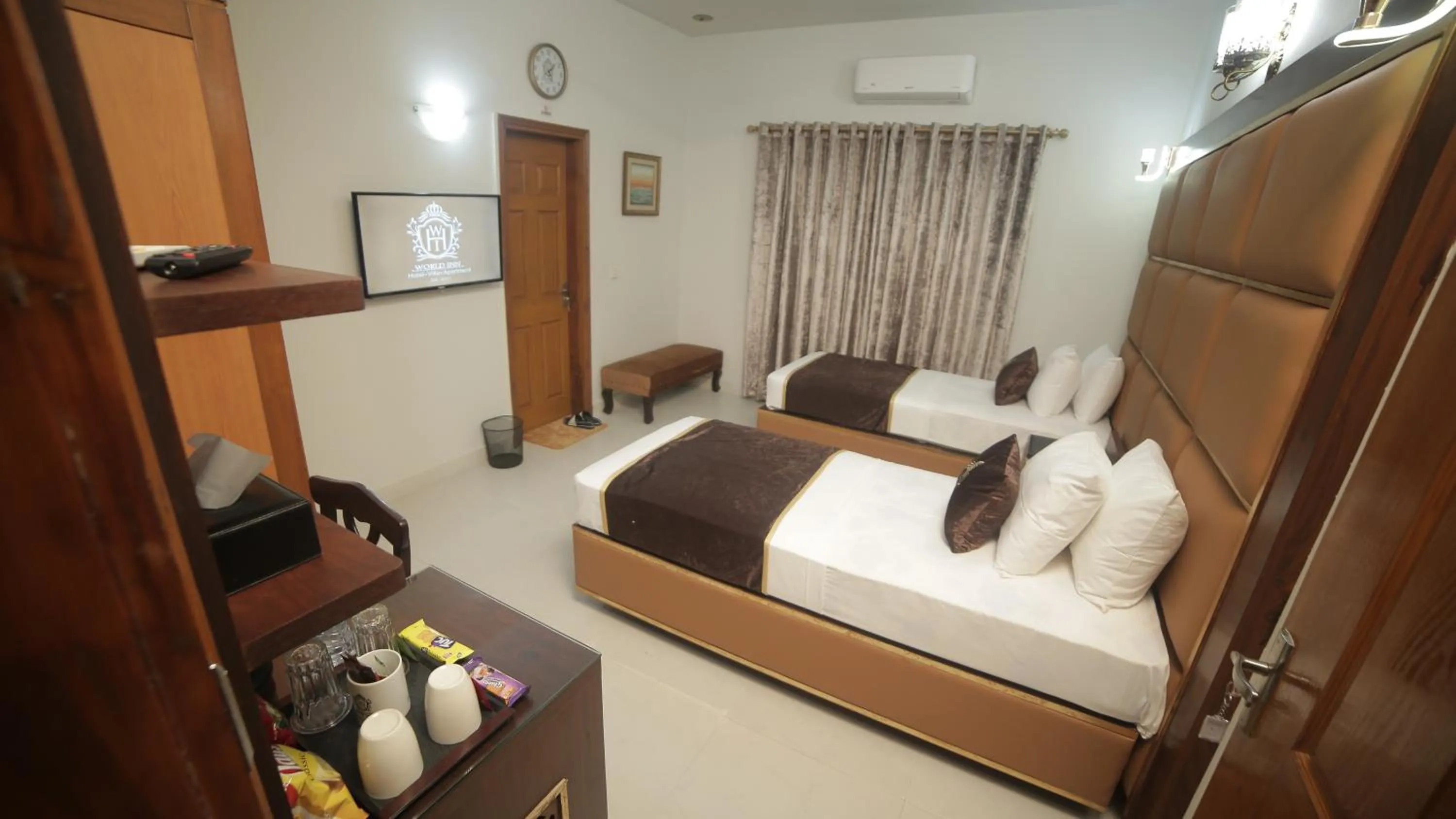 Bed in Four Squares by WI Hotel