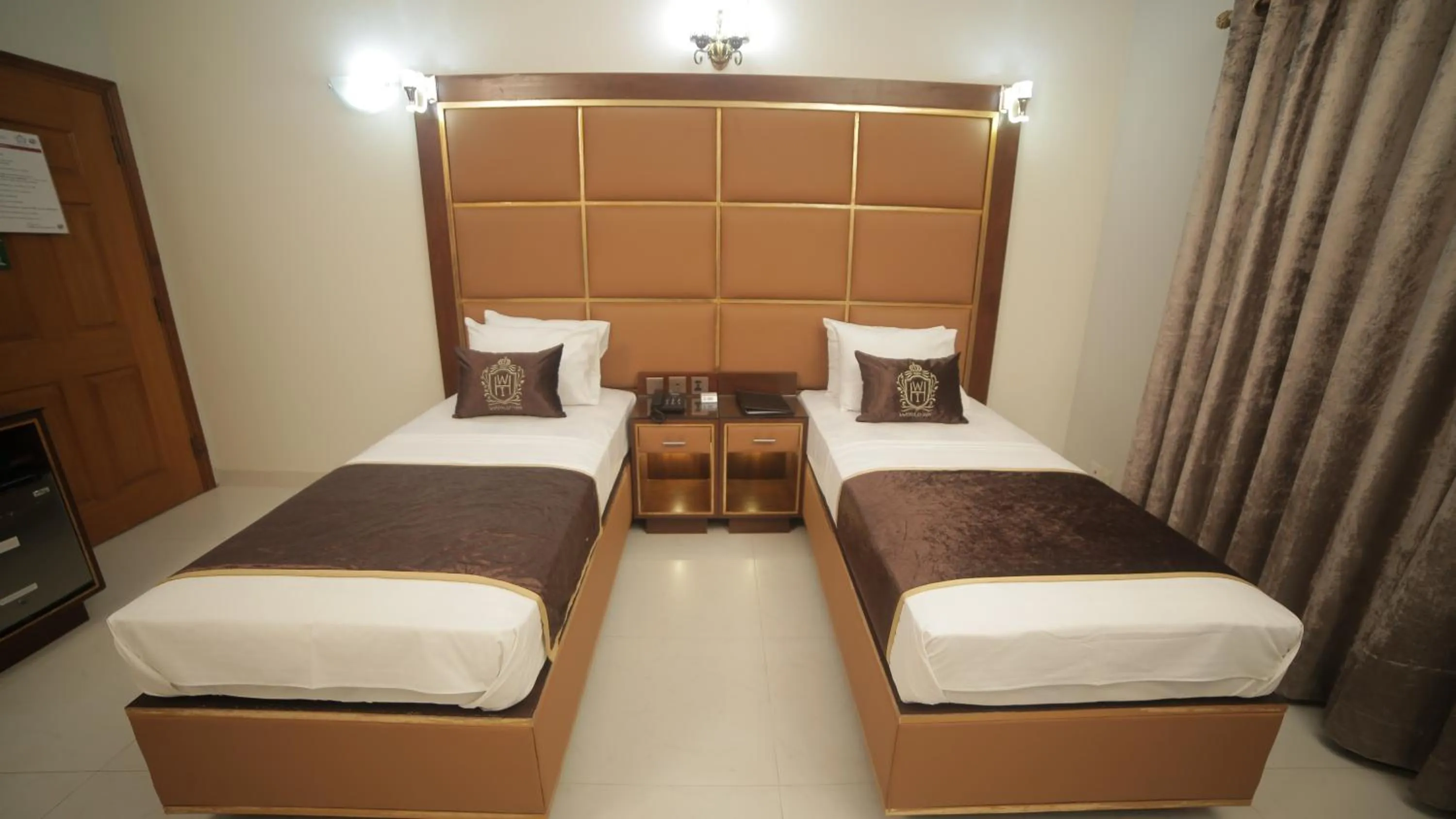 Bed in Four Squares by WI Hotel