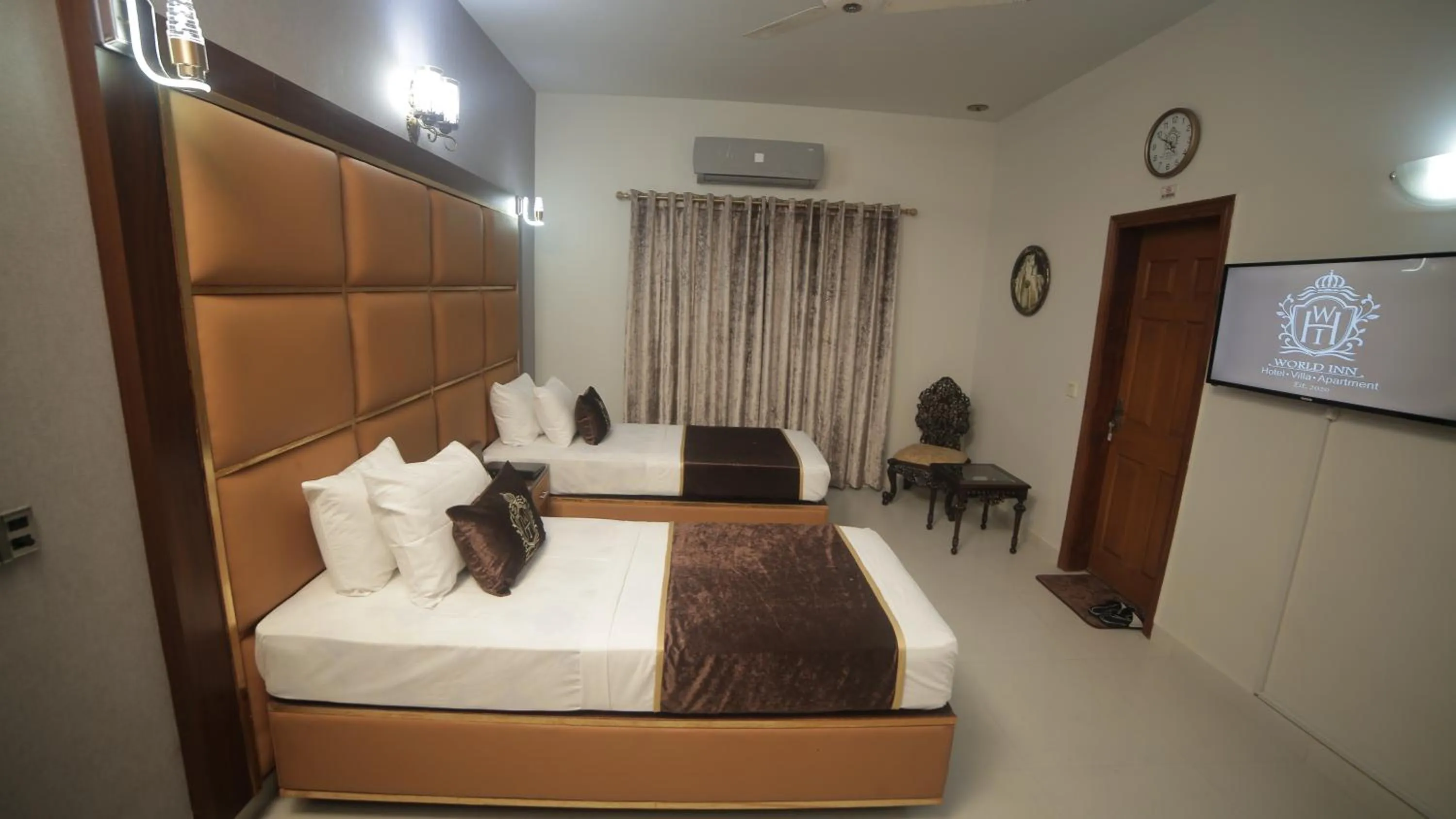 Bed in Four Squares by WI Hotel