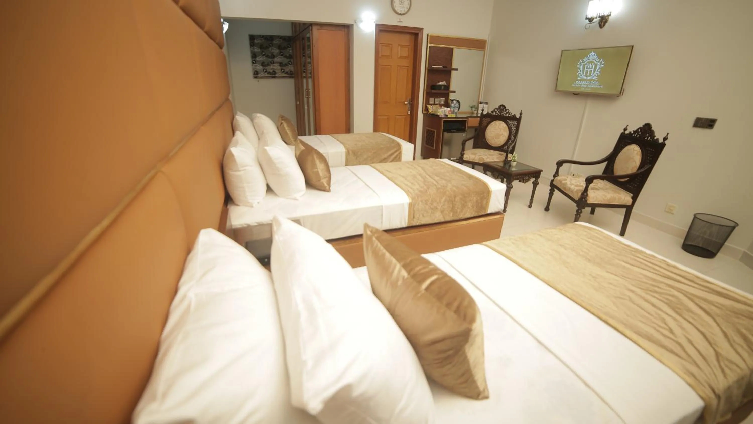 Bed in Four Squares by WI Hotel