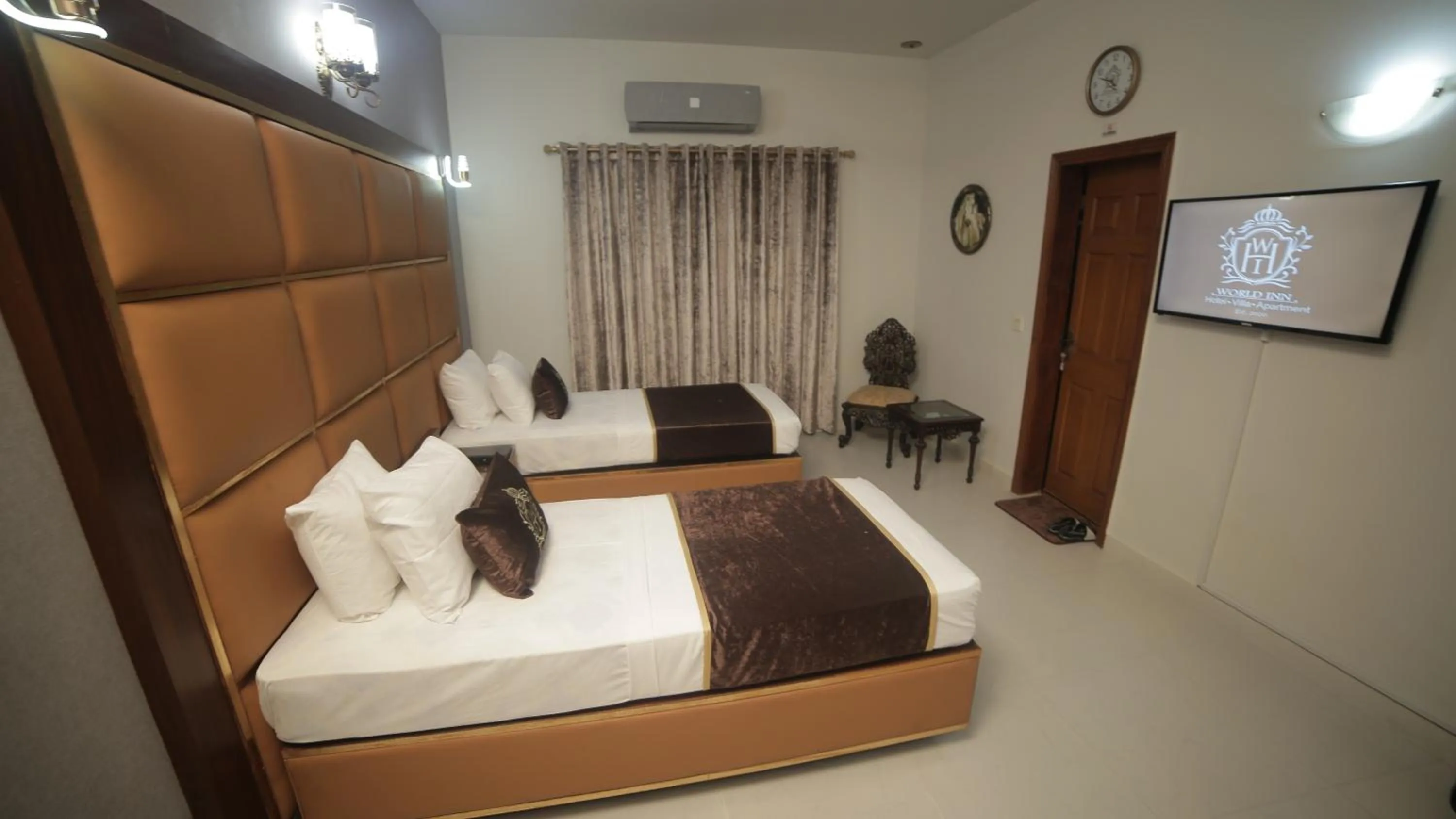 Bed in Four Squares by WI Hotel