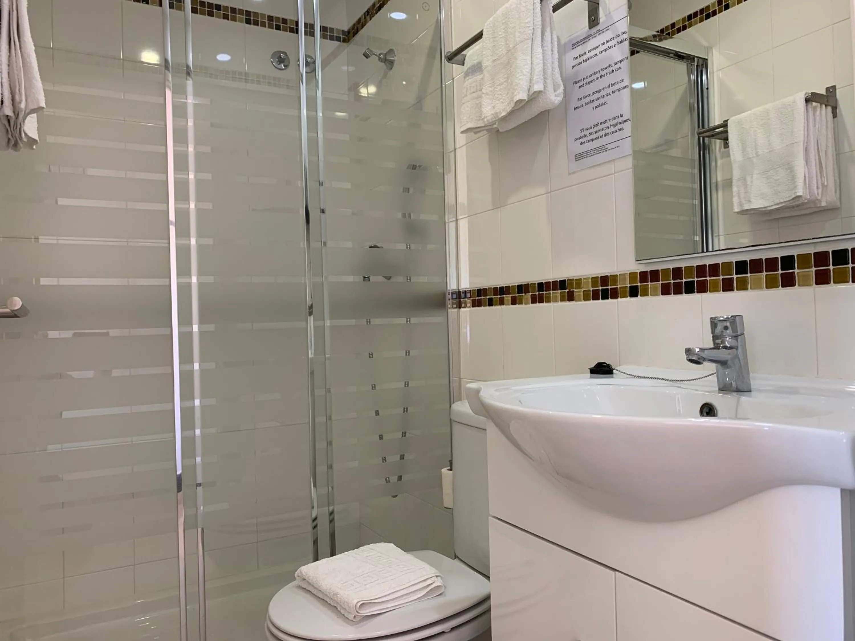 Toilet in Discovery Apartment Expo - Aeroporto