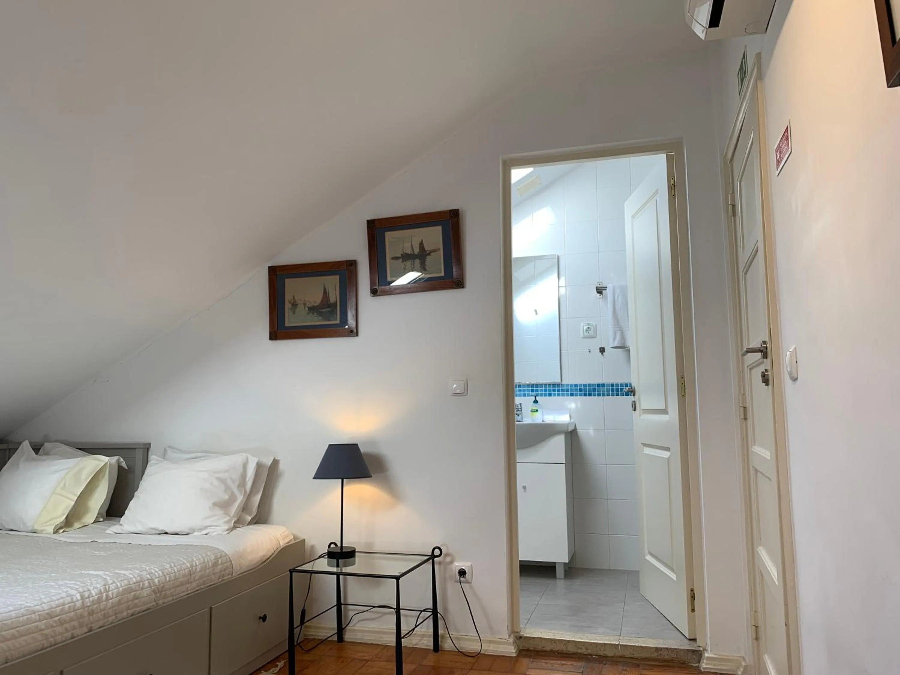 Decorative detail, Bed in Discovery Apartment Expo - Aeroporto