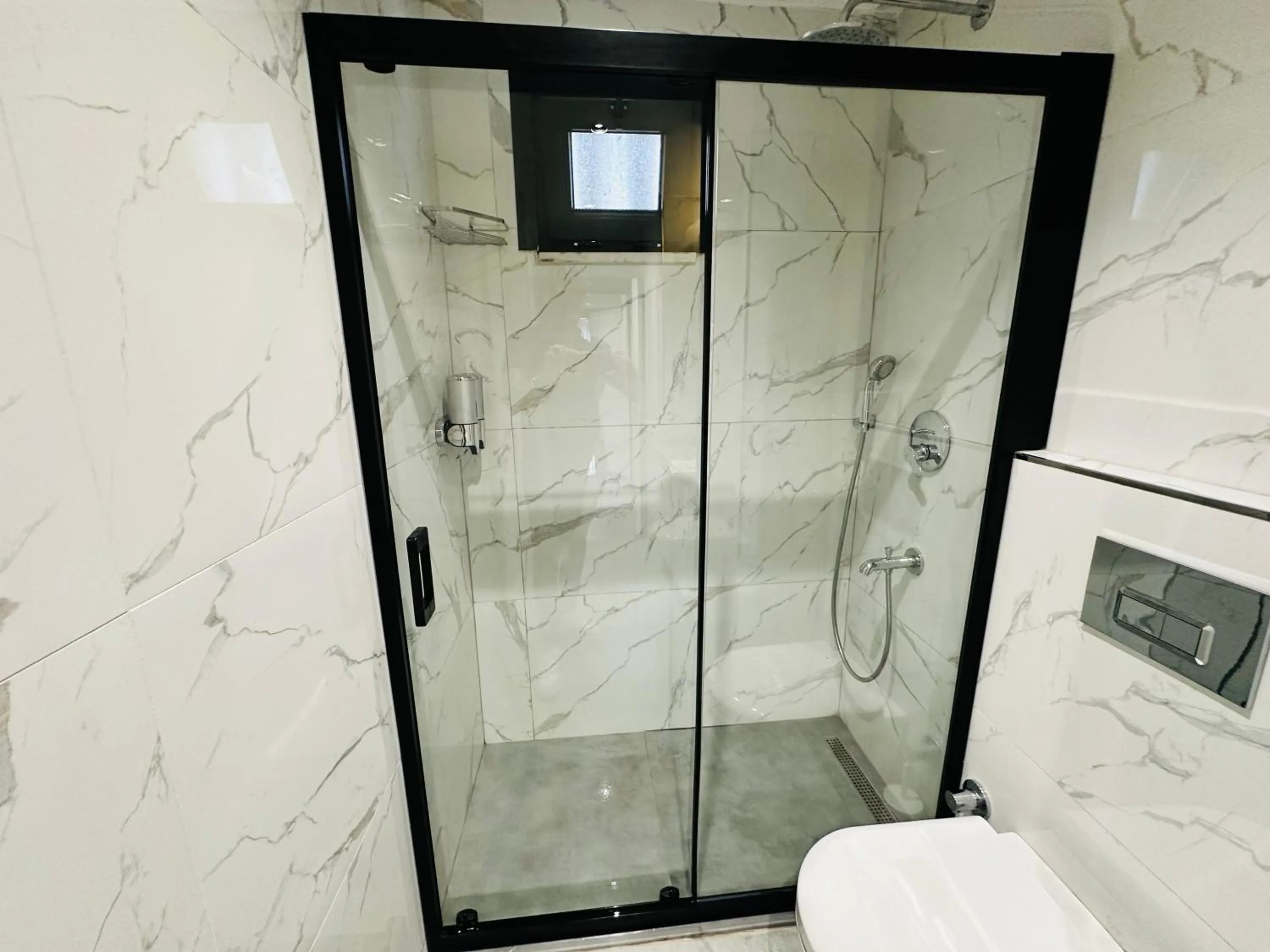Shower in Rose Point Residence