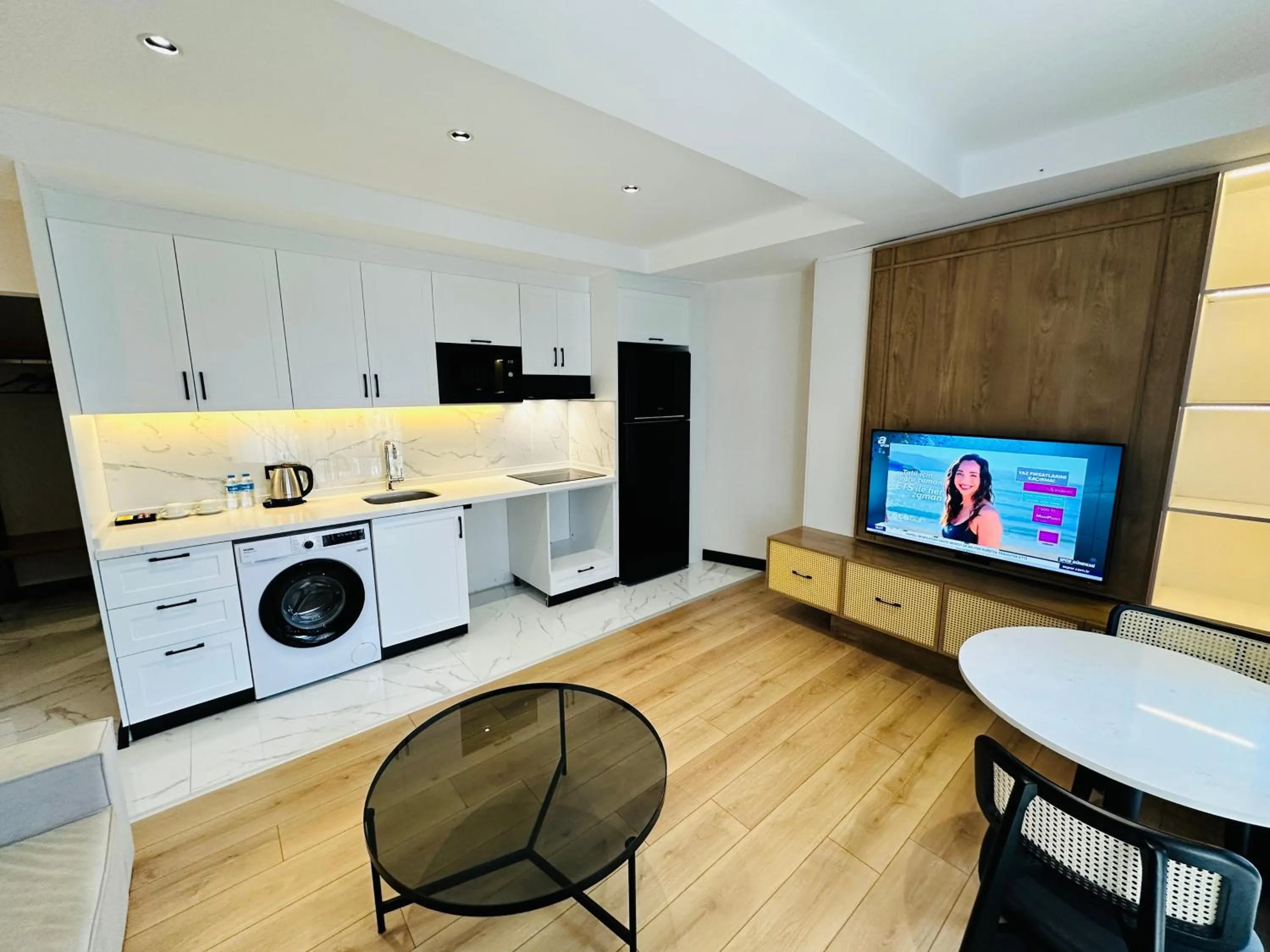 Communal lounge/ TV room in Rose Point Residence