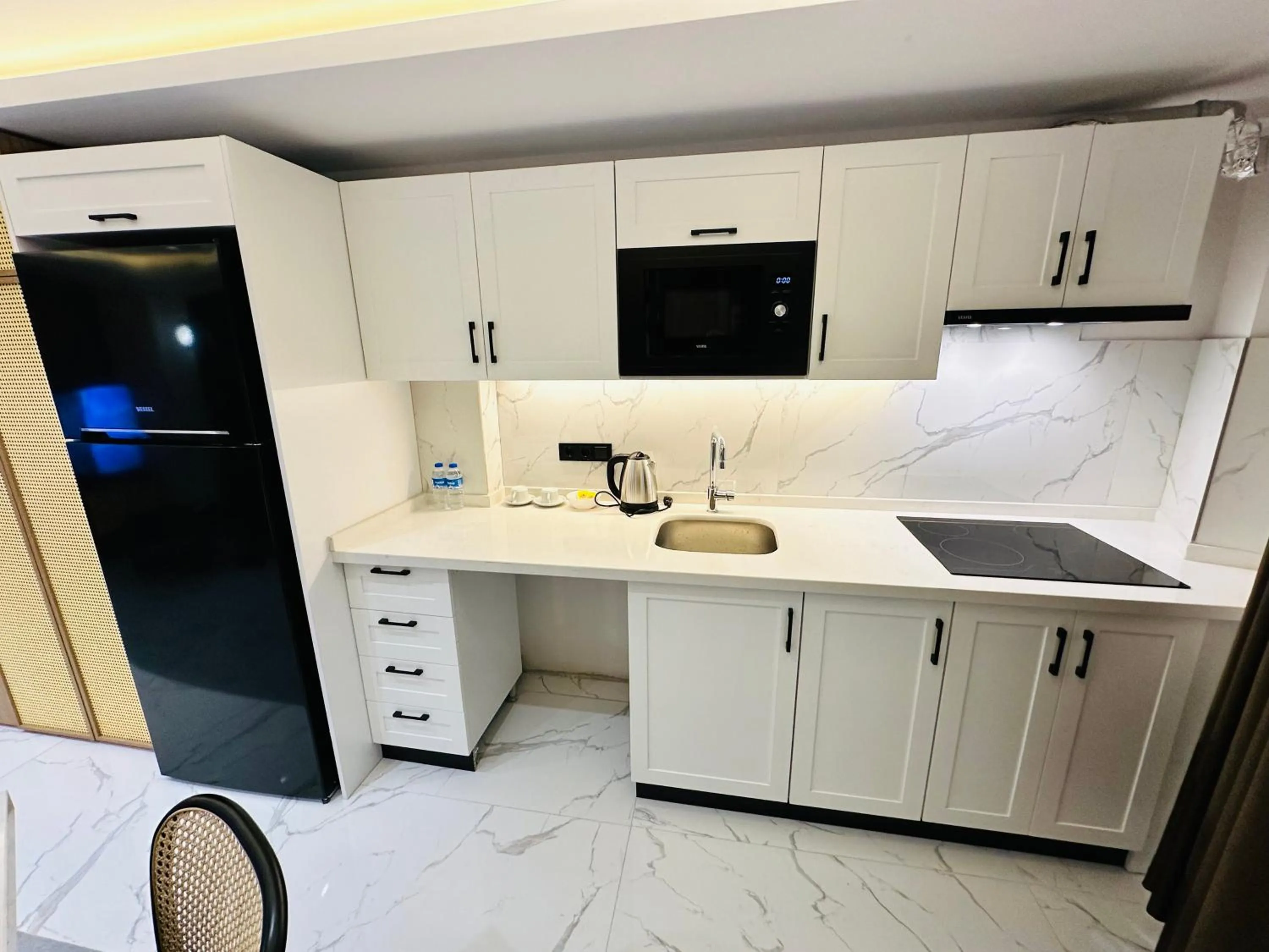 Coffee/tea facilities in Rose Point Residence