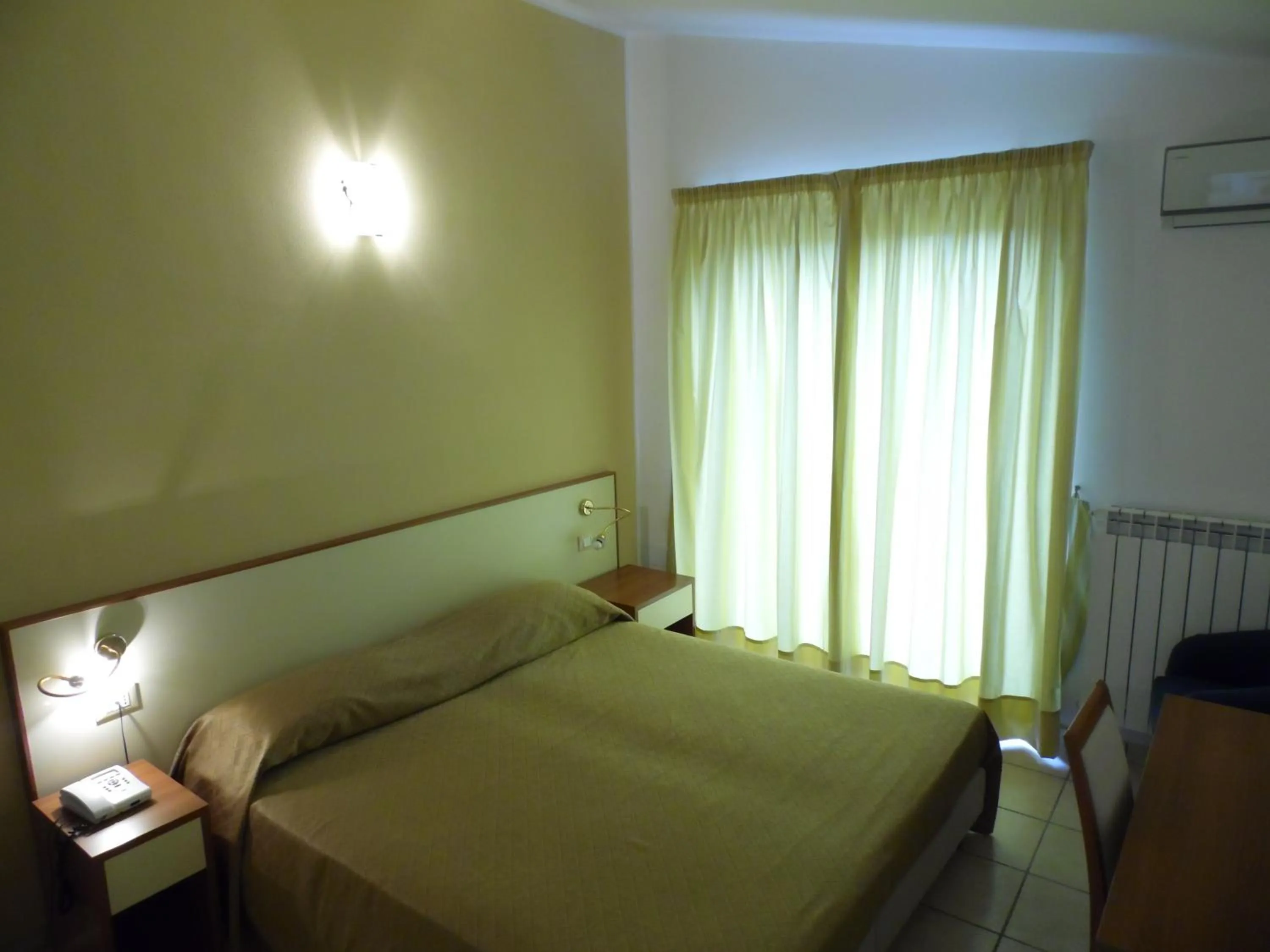 Bed in Hotel Ristorante Paradiso